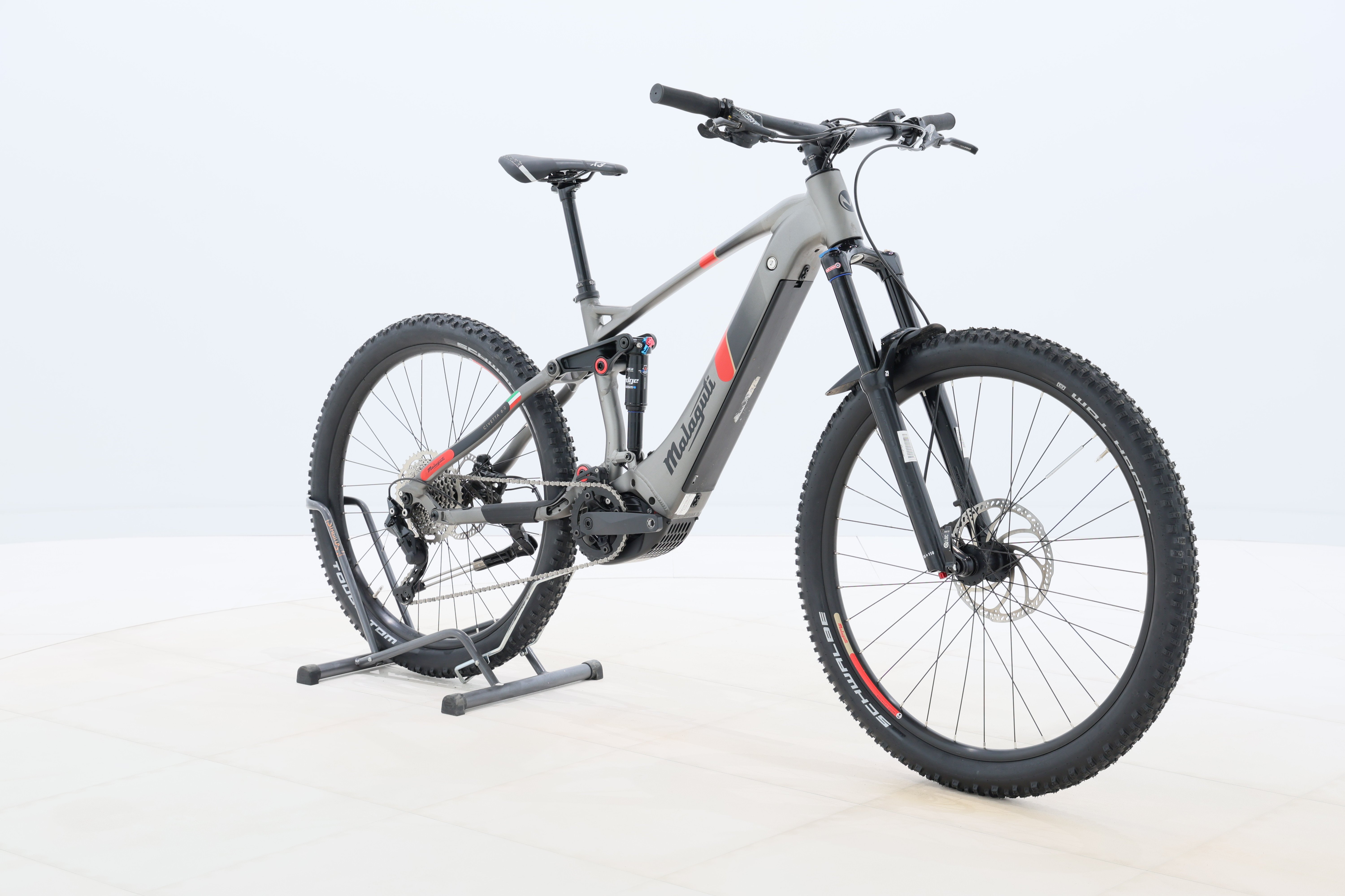 26b18c5e-dbe6-4936-8e41-de3a6a88aec5