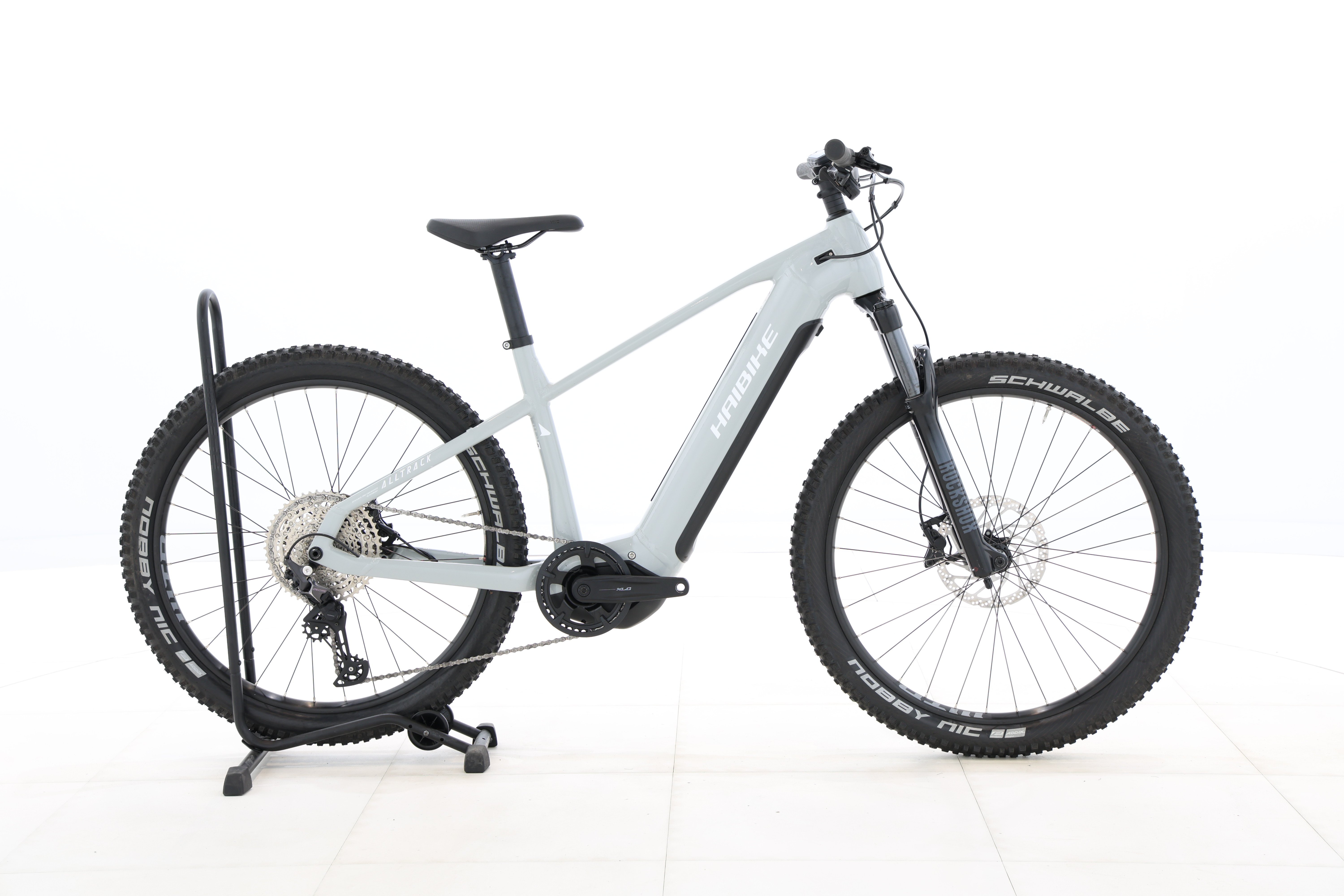 179d83d6-fe05-4cfc-ad61-eb822eea1869