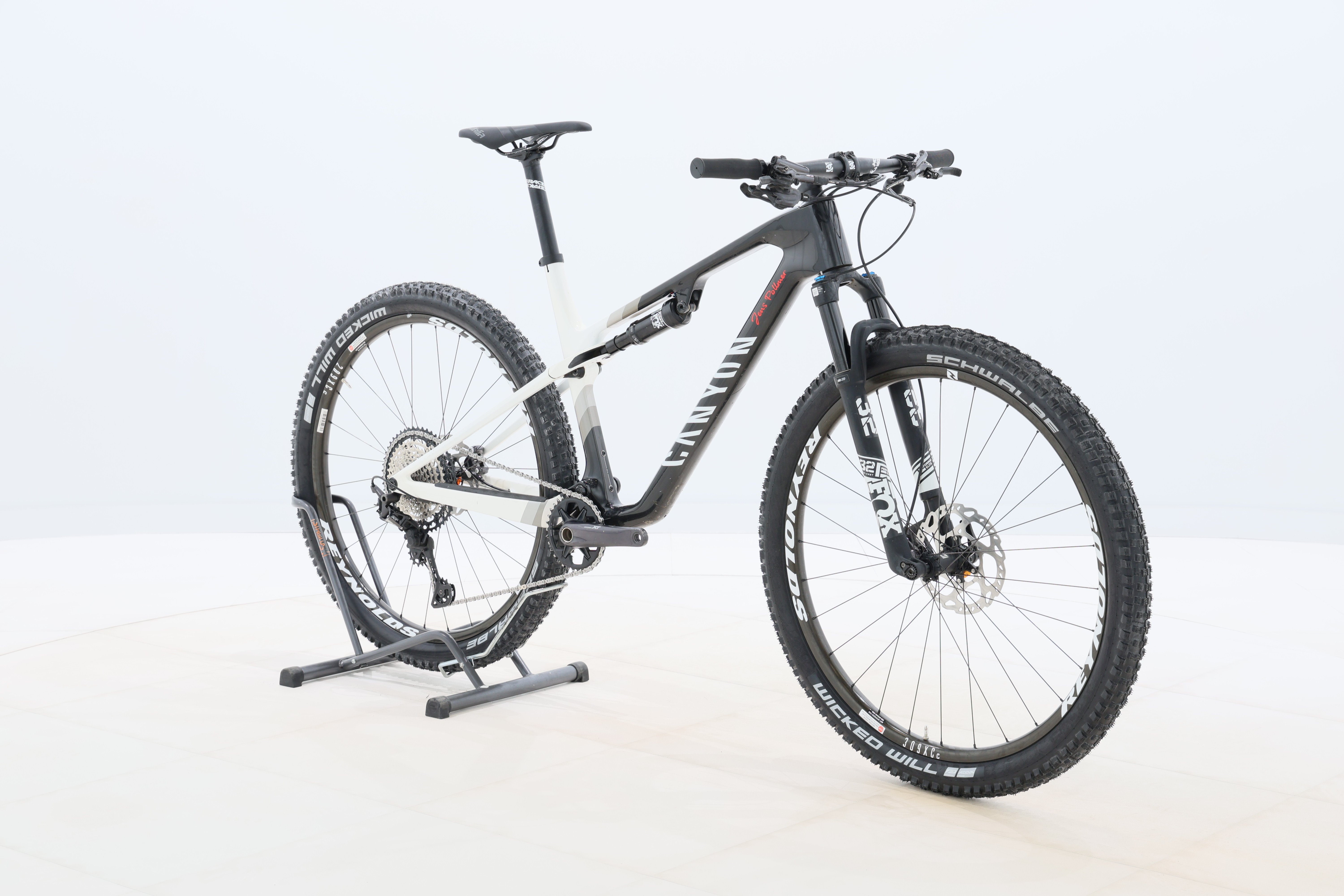 98a8b976-3d67-42a8-b642-c1c55ae7fb0e