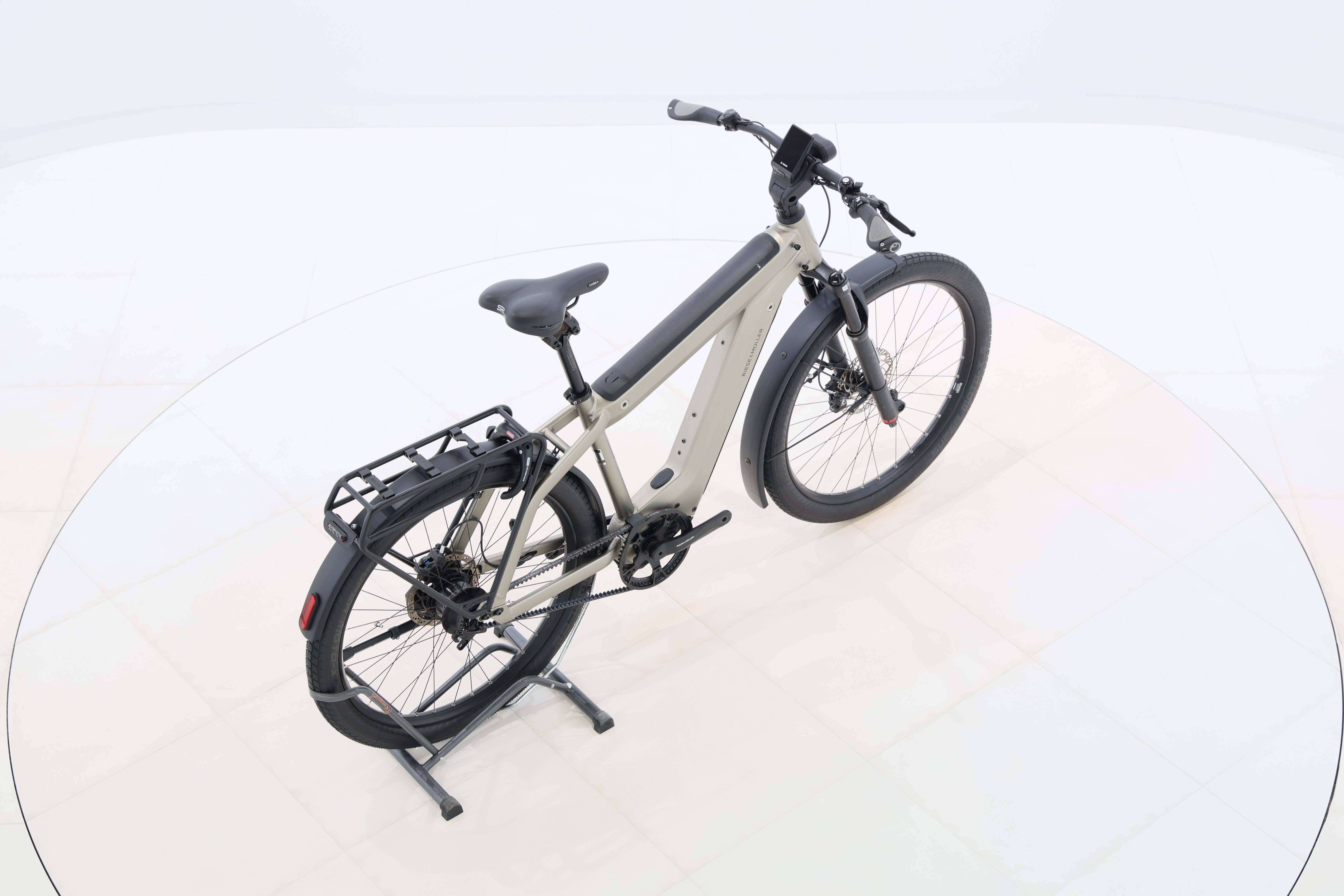 d9803130-b3d2-45bc-8898-5998f8775a8f