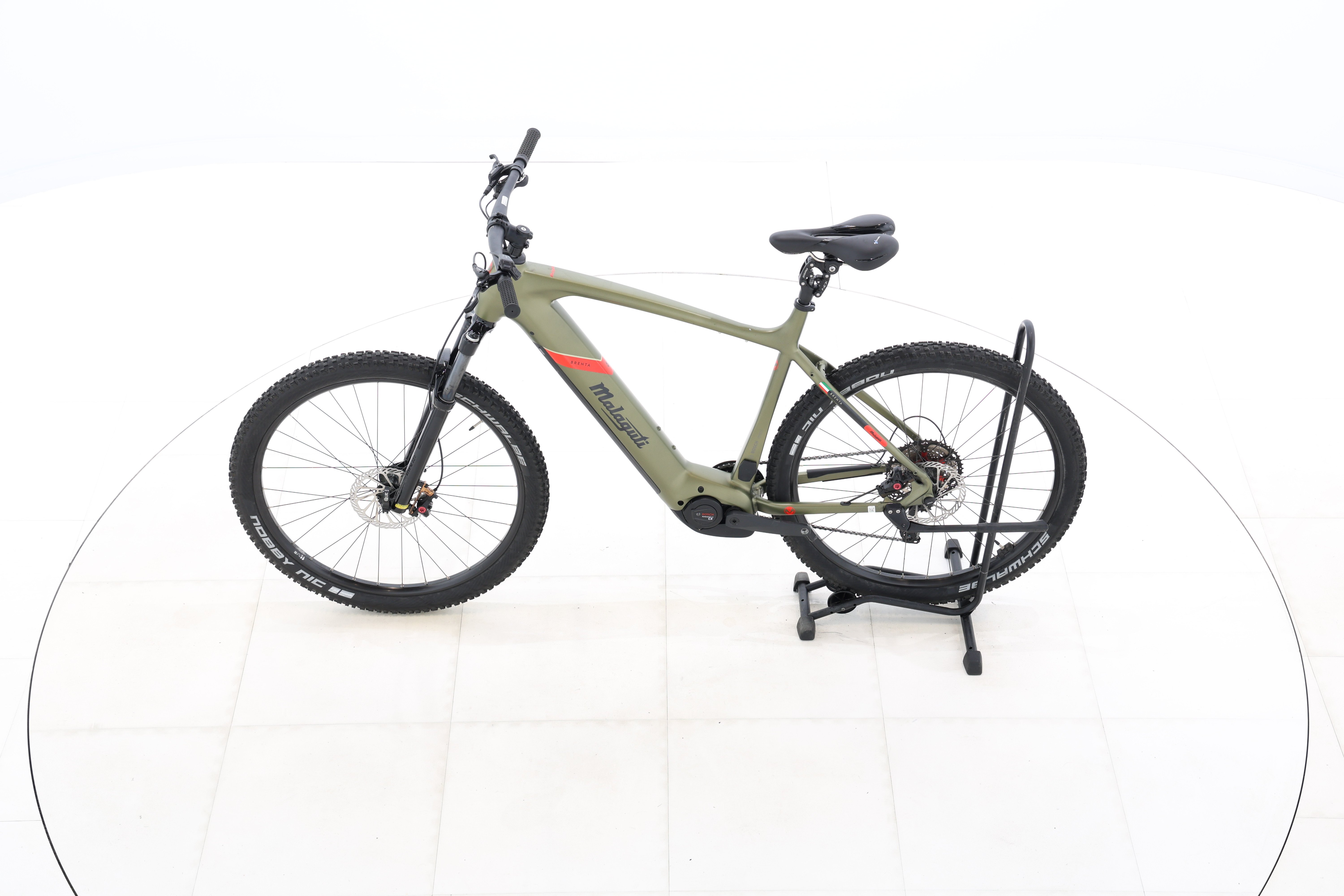 fb038597-181f-4d9e-a584-32609d32e85e