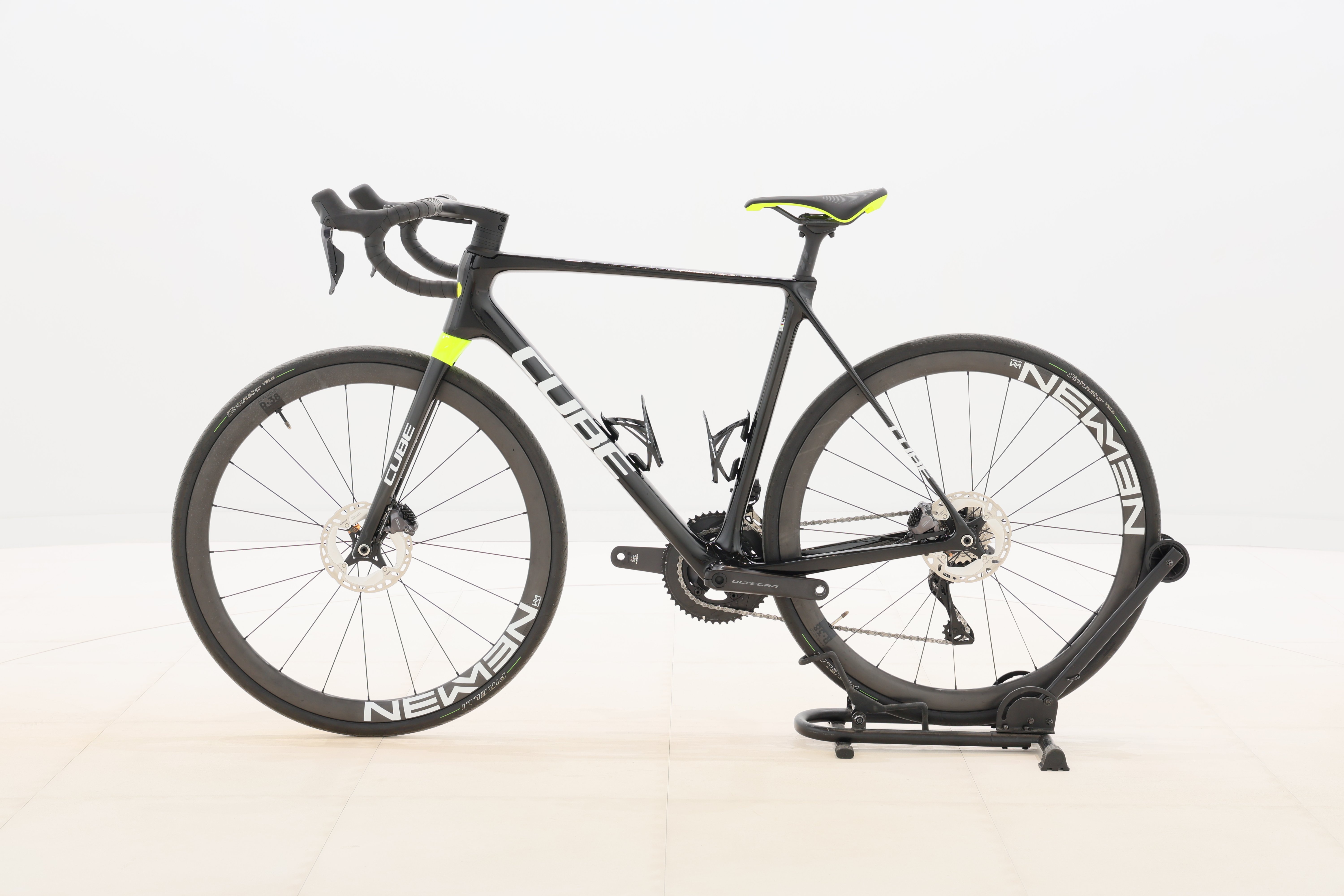 bdb99430-be3b-45a3-ad2c-d8baae6c3362