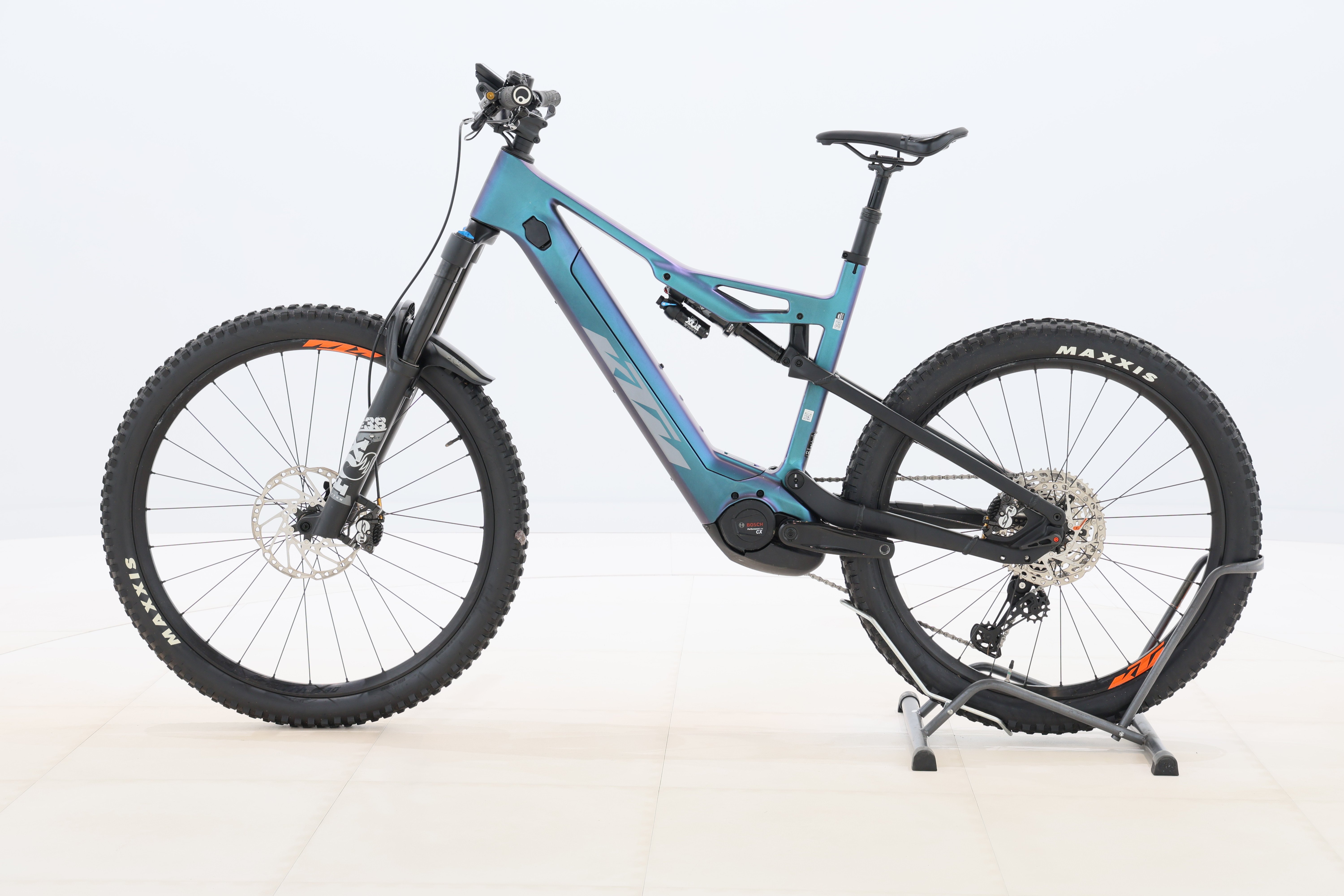 ef2299e1-2a6a-4ee8-85a3-2e06e6f78c4f