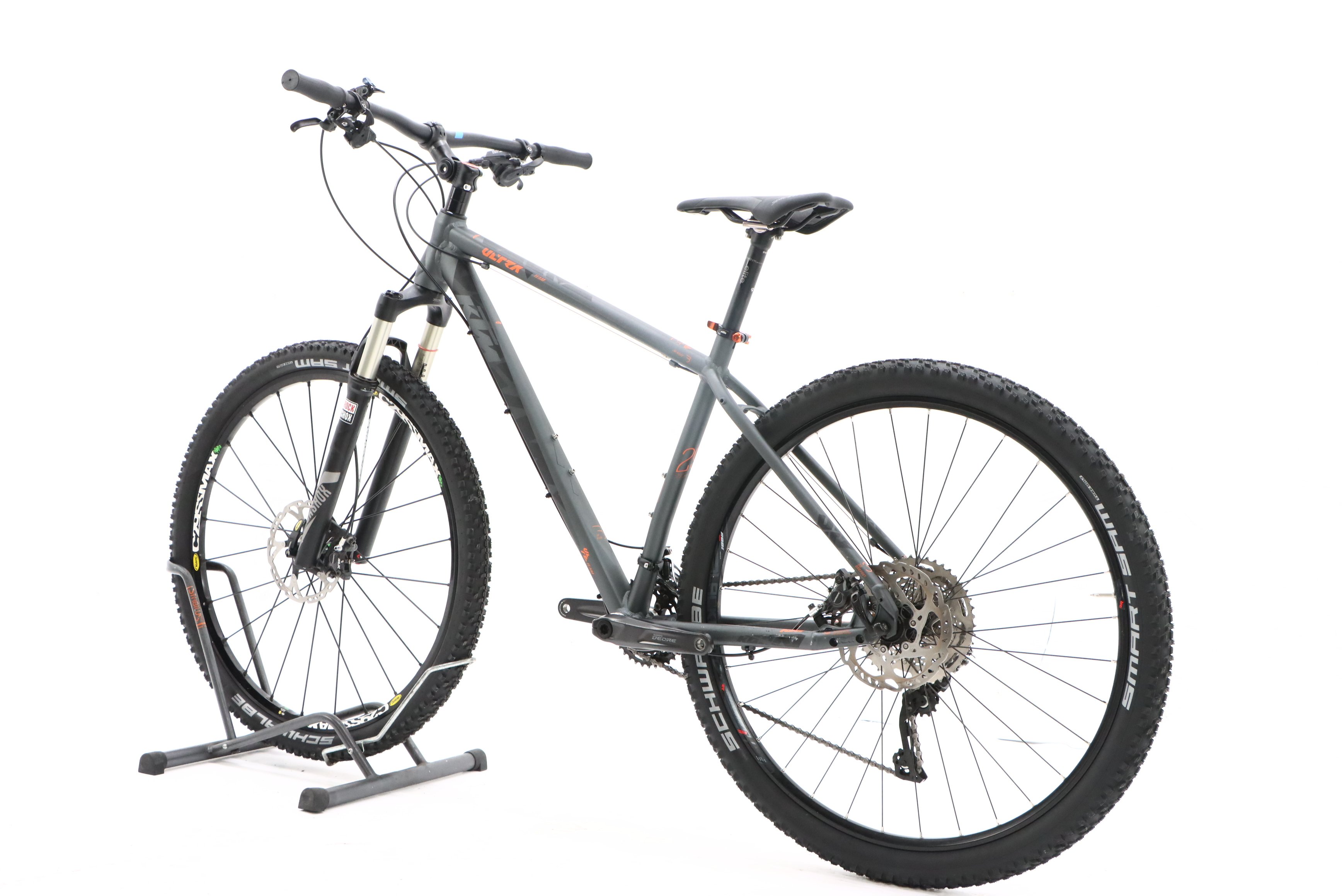 2d06b05a-83c0-495a-b269-8a7825361783