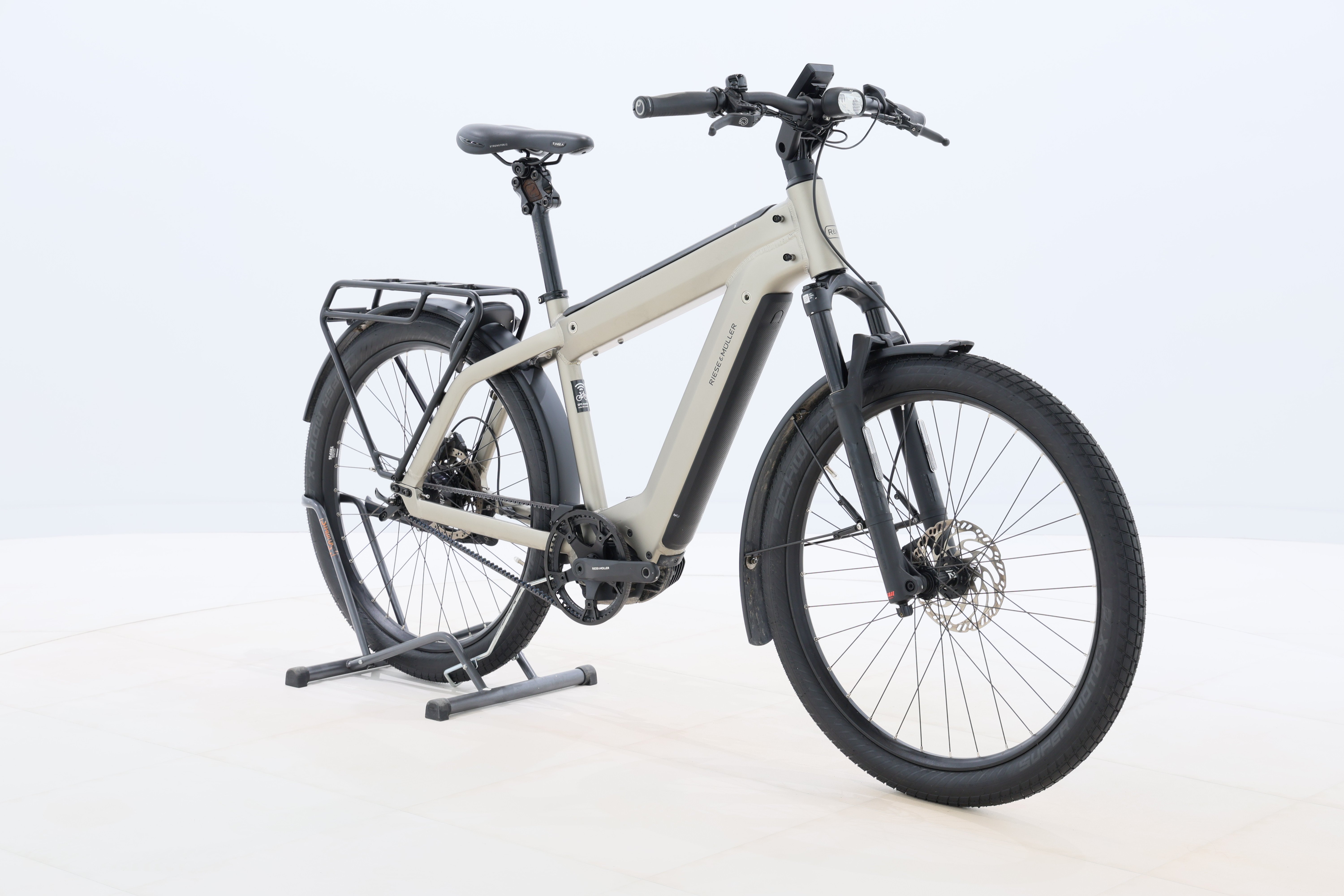 d9803130-b3d2-45bc-8898-5998f8775a8f