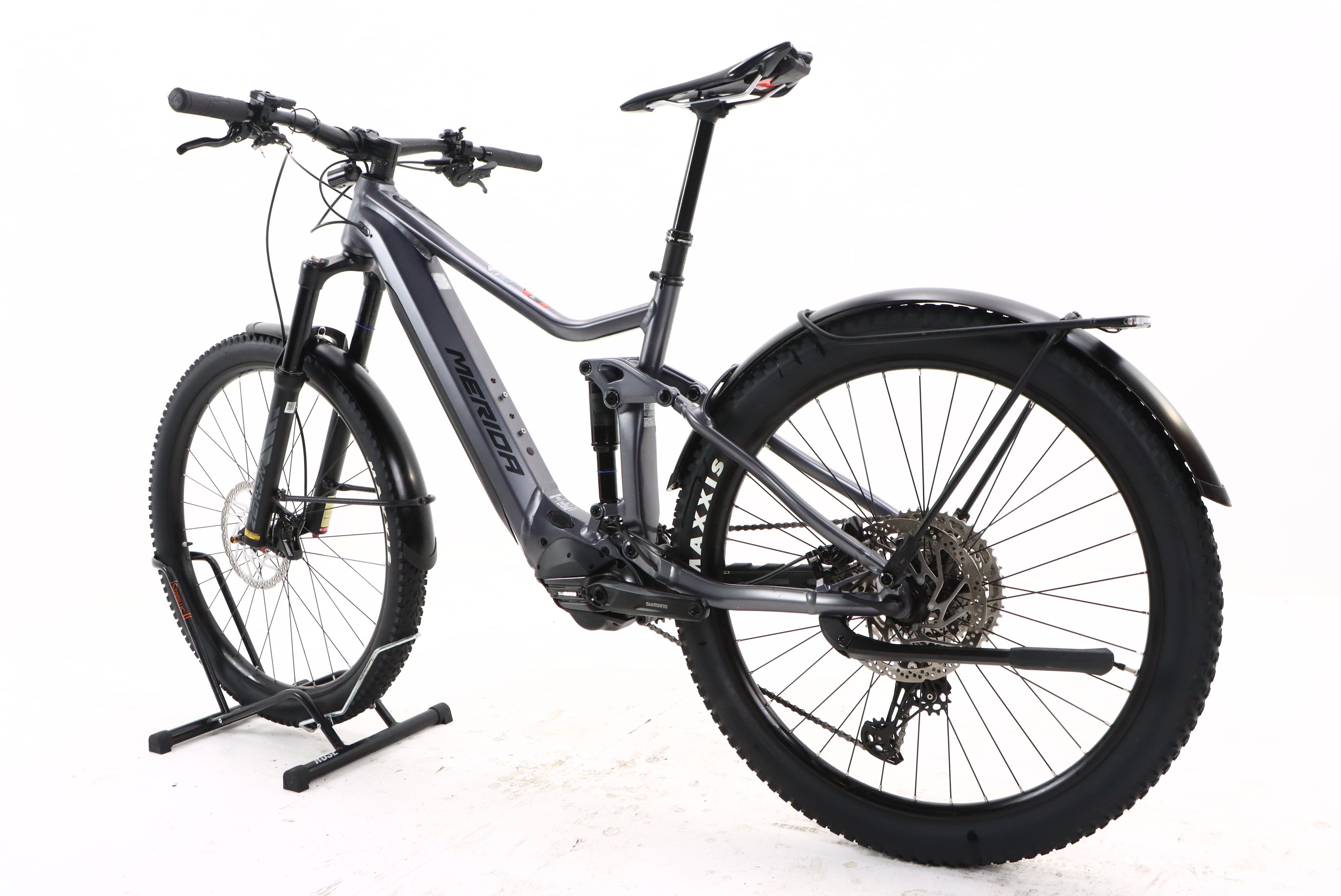 7bf93b90-9f56-4b1f-9c17-7b1a22d03df4