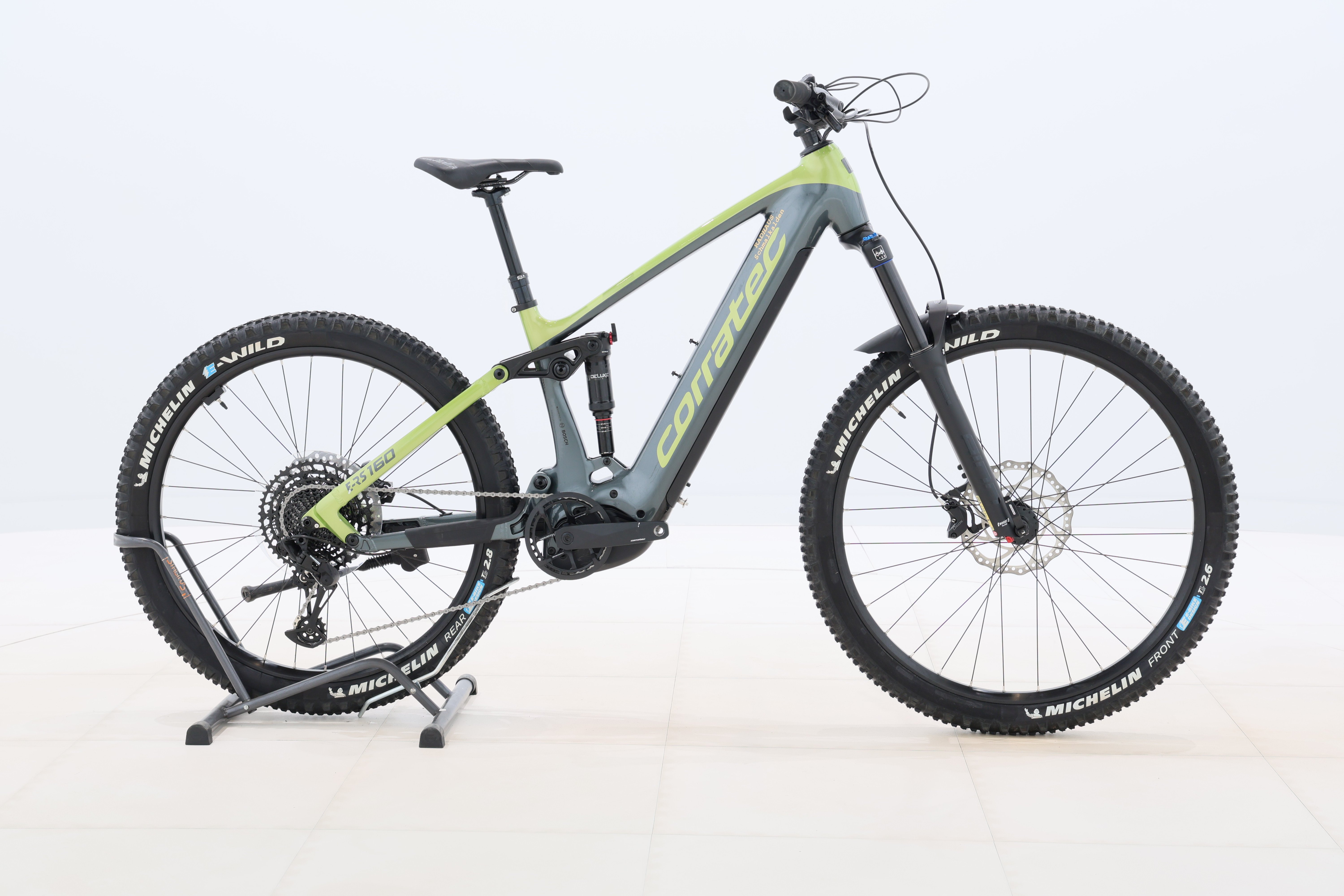 6ed013ff-5006-4e53-b8c5-32c0a92ccba0