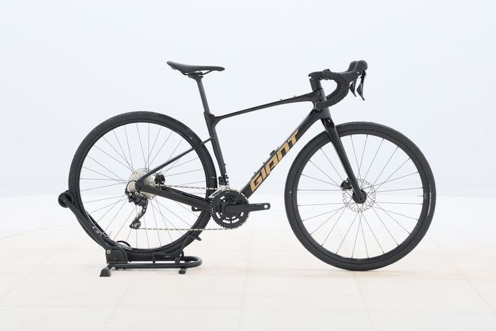 Giant REVOLT ADVANCED 3 2025