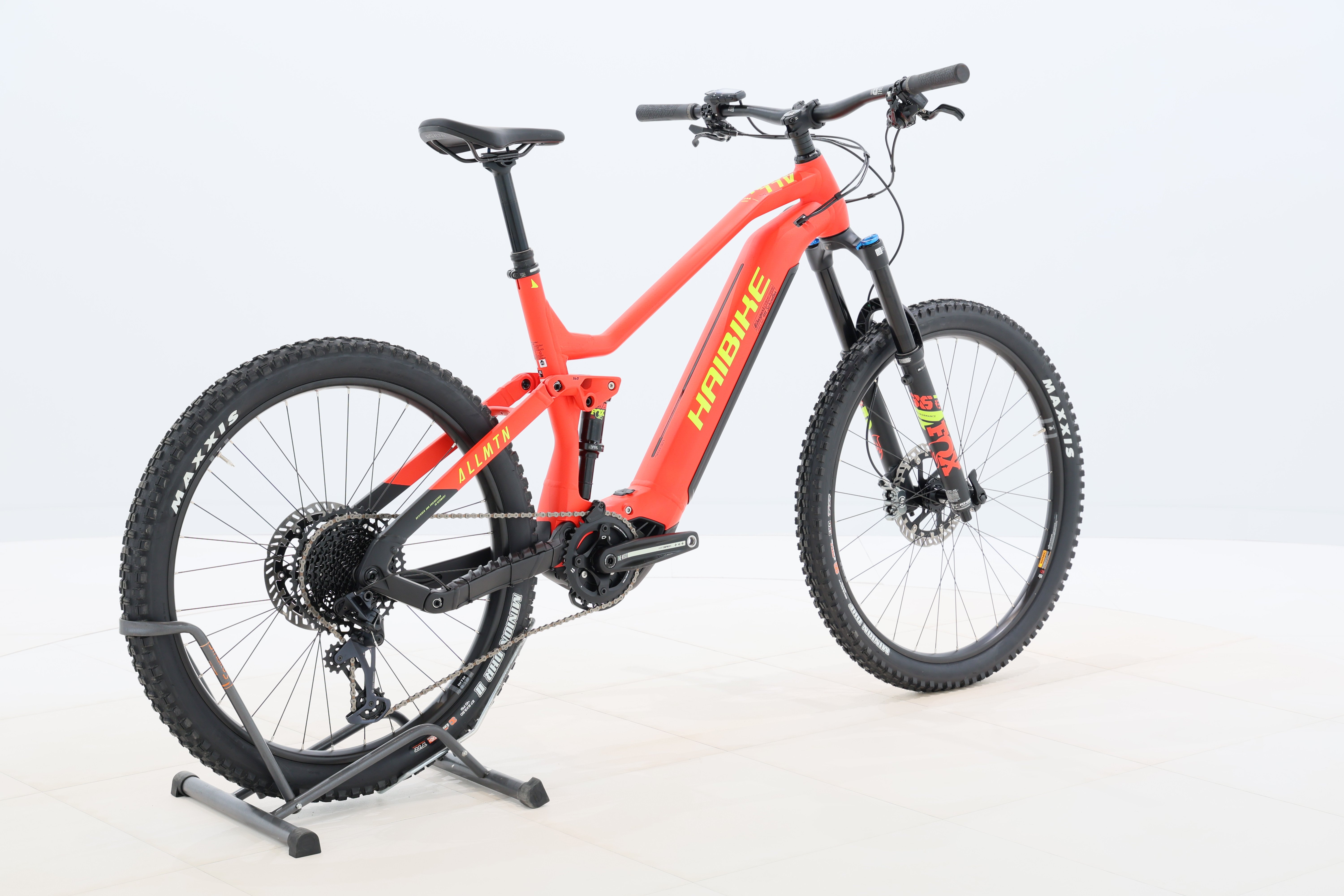 8fbf89b4-62a2-4fd6-b73e-22b03d46e086