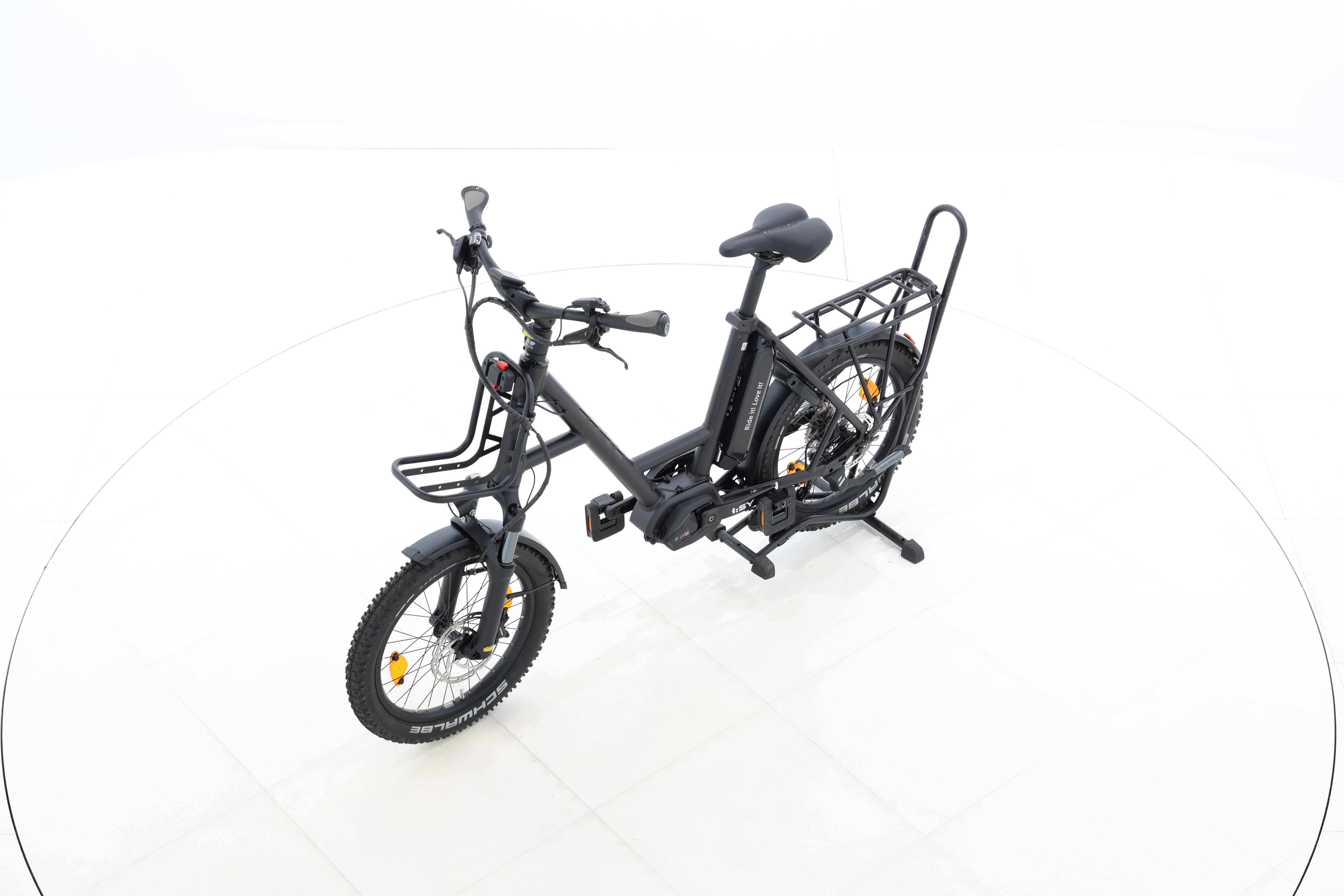 b6fd6133-ec35-4a52-927b-17ee40340d4c