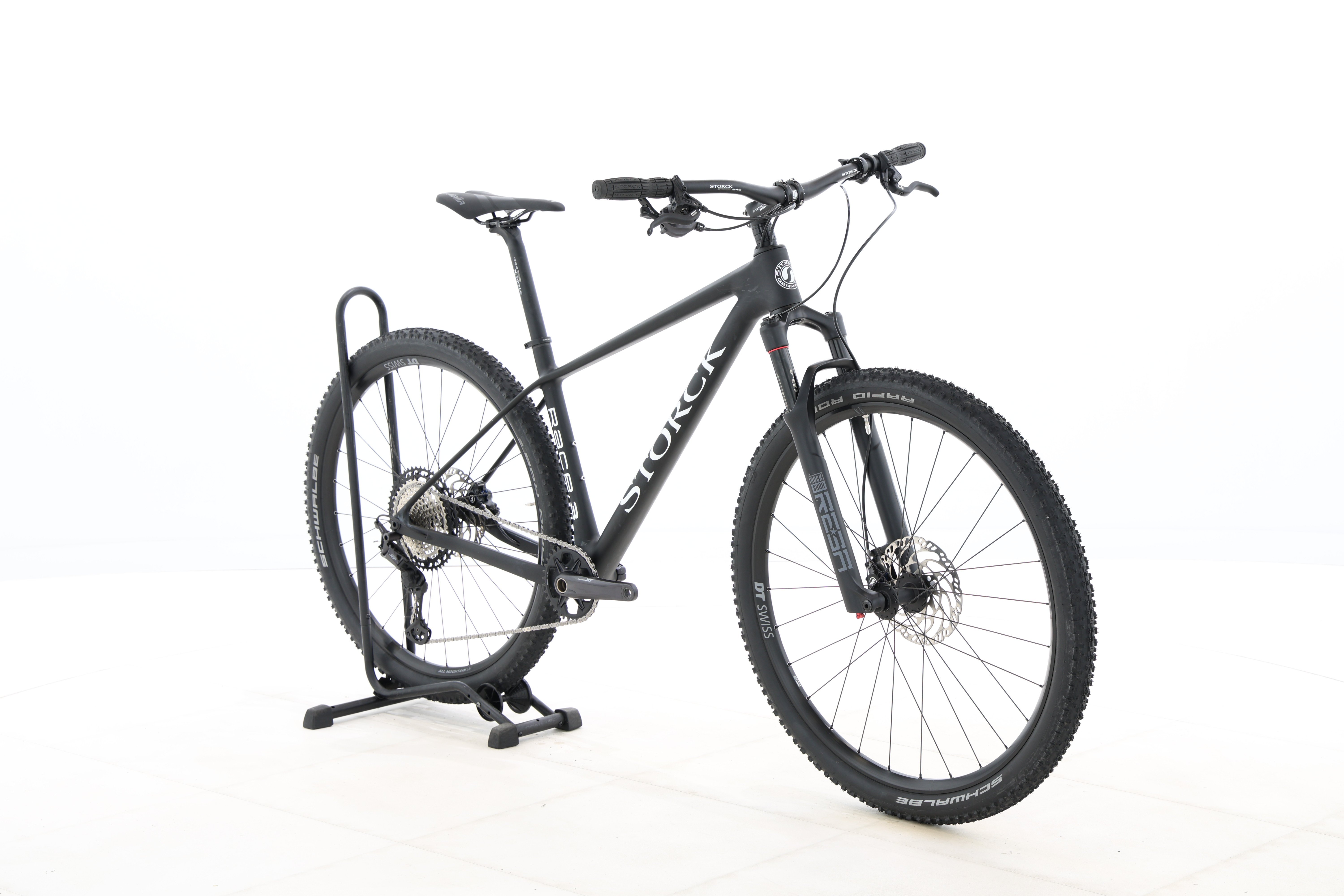 d18e8d93-40dd-4661-8382-caa751ad87b4