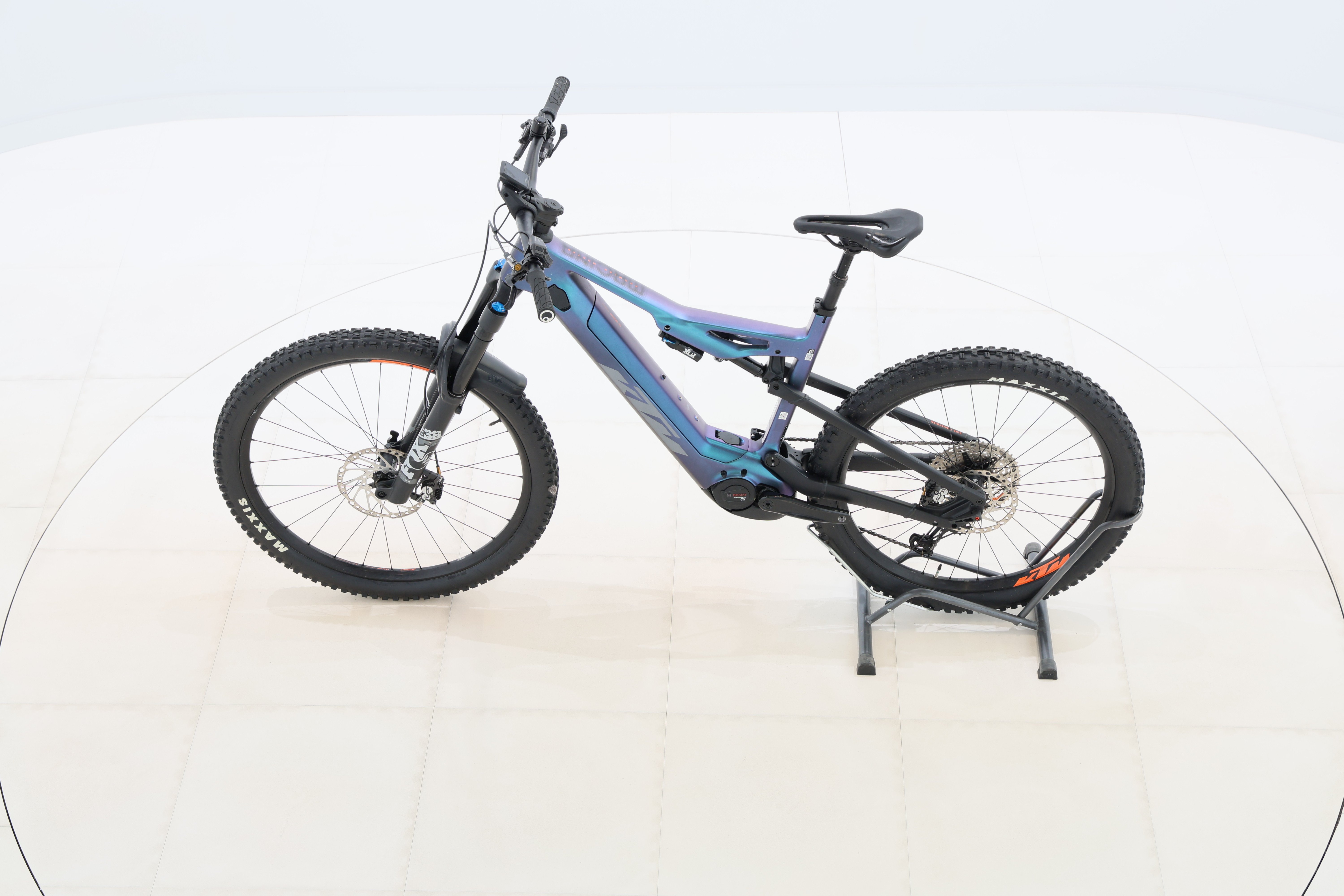 ef2299e1-2a6a-4ee8-85a3-2e06e6f78c4f