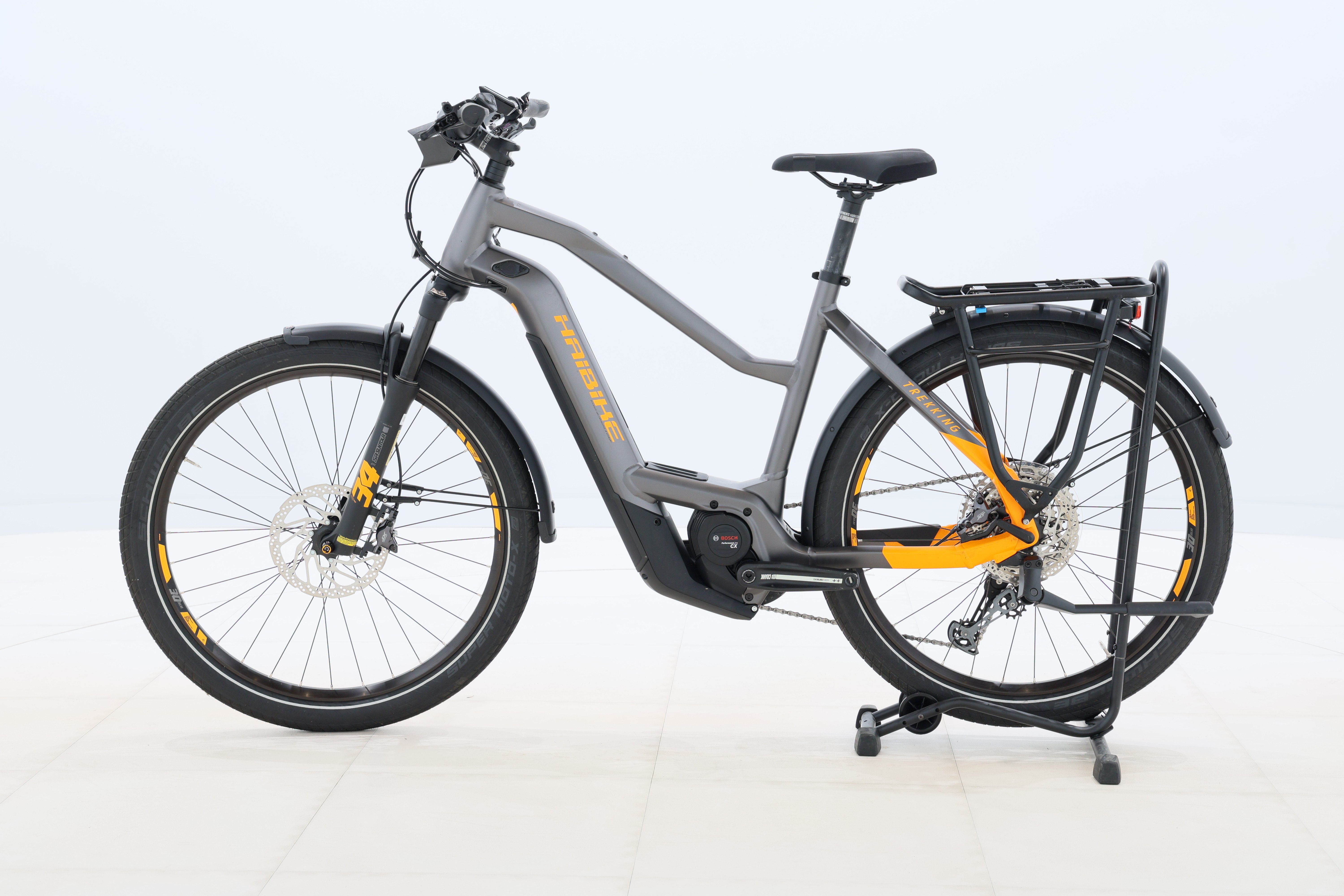 3a5febd1-c050-41d4-b8d1-07b8c4a09964