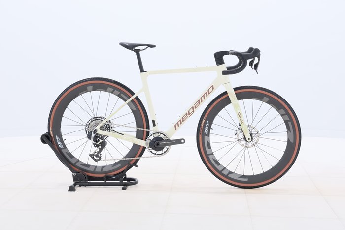 Megamo SILK 00 RED 2025