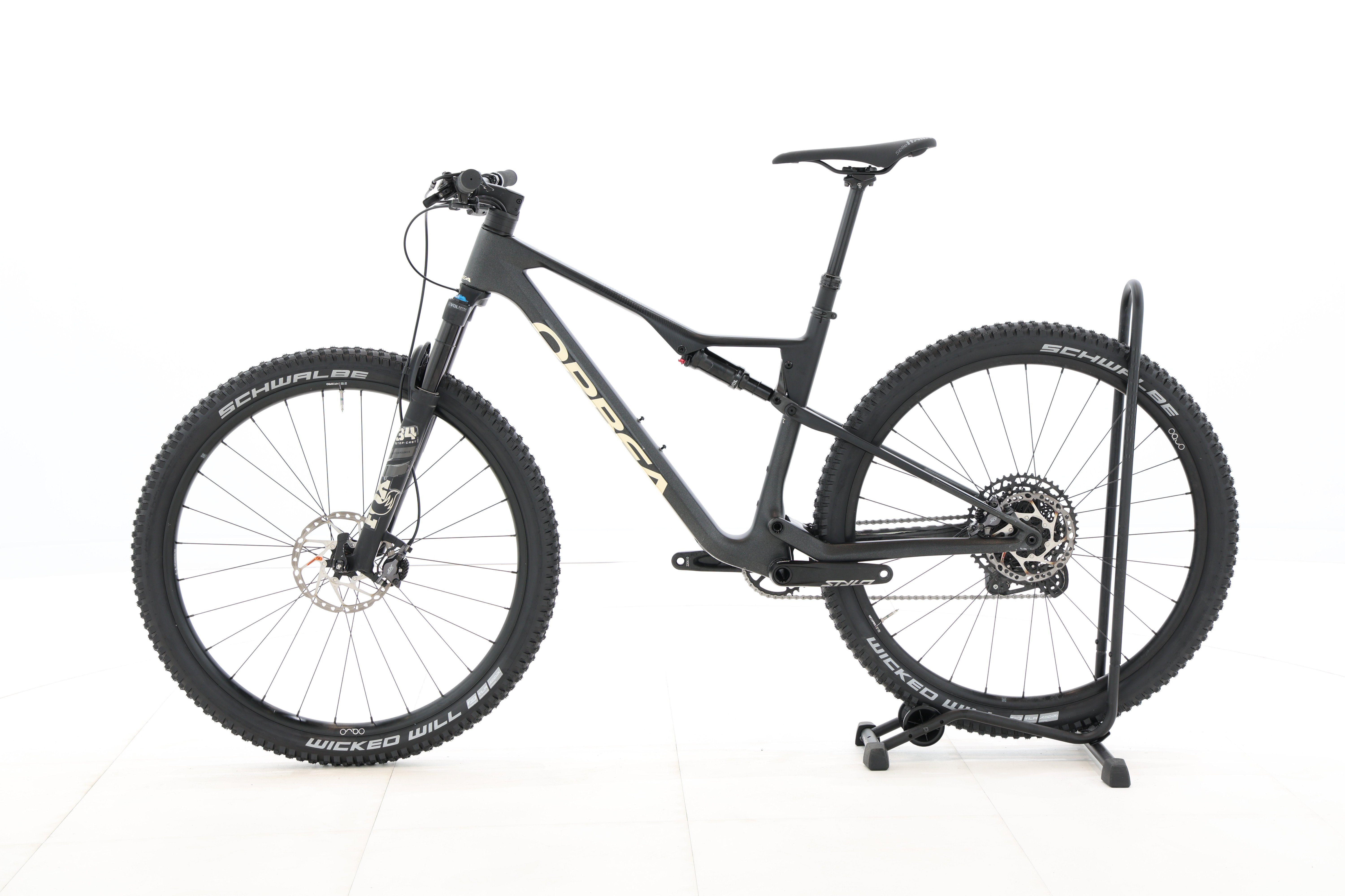 c38d129a-cf95-4bce-93ff-2c590e8a8207