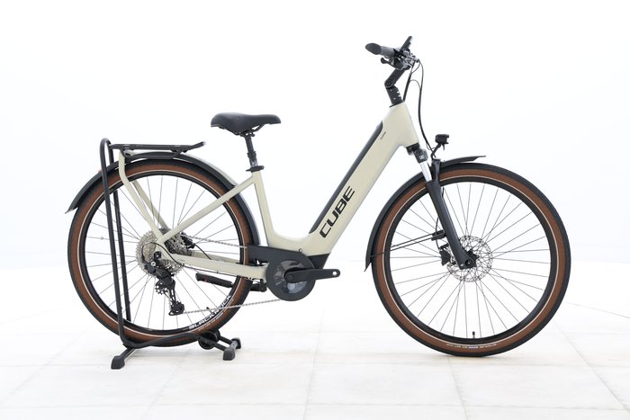Cube TOURING HYBRID PRO 625 2024