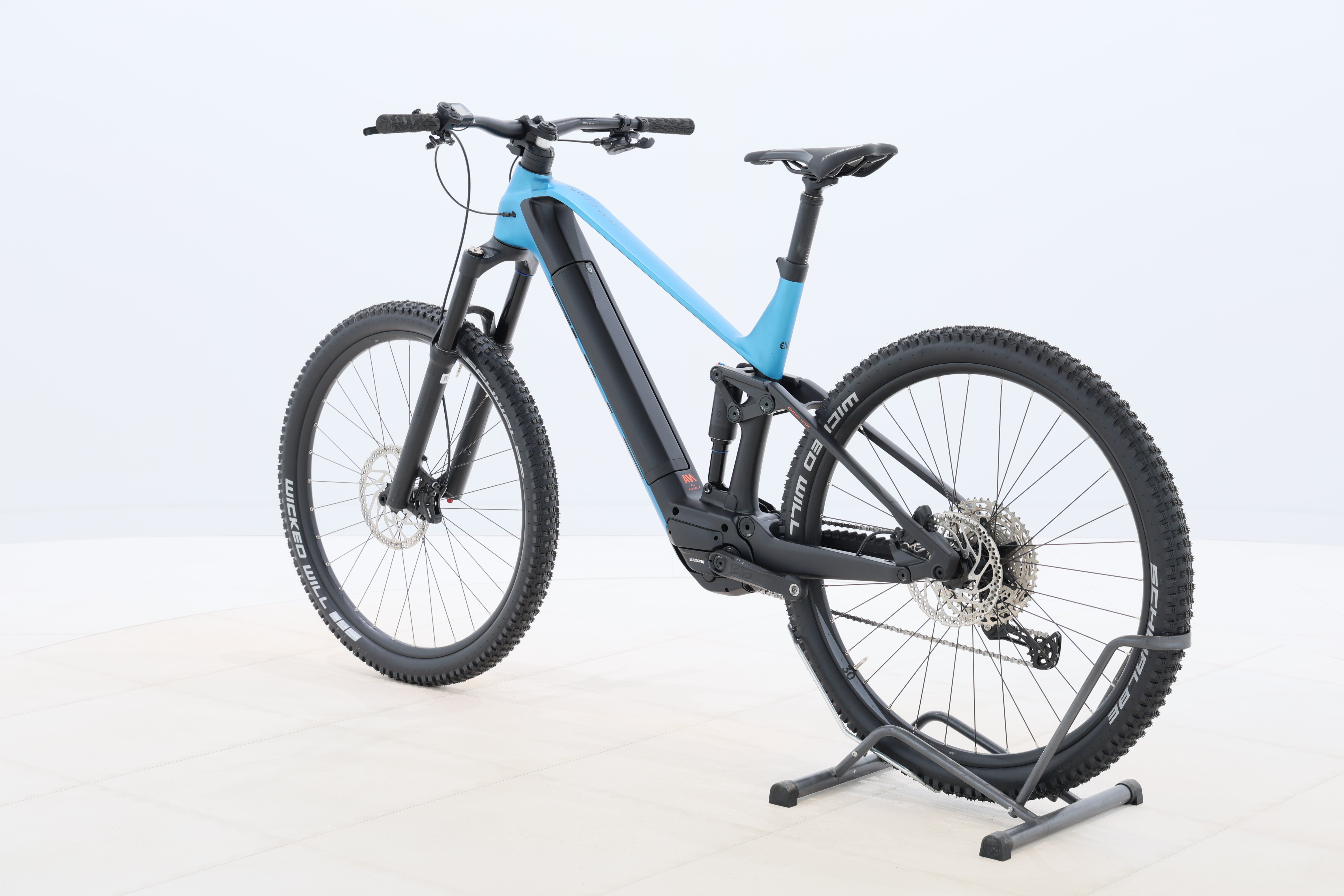 6c374183-84c4-4ece-8043-752668e47e94