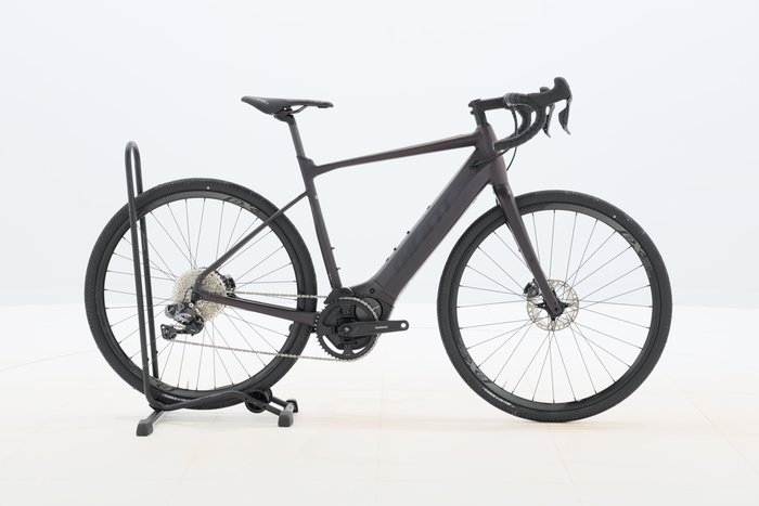 Giant REVOLT E+ 2022