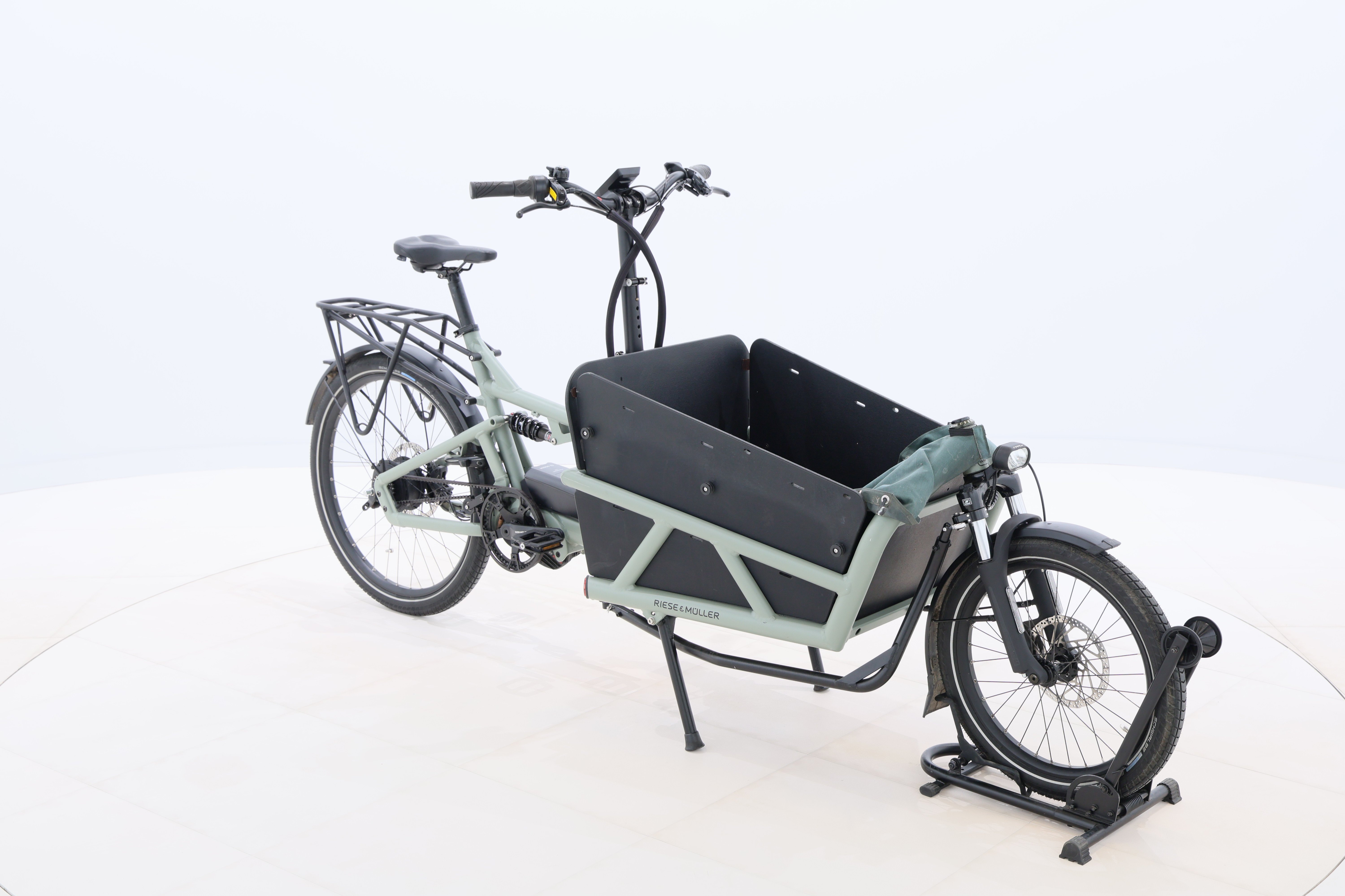 f1eef5a6-10c8-4425-9a5d-87e727683c61