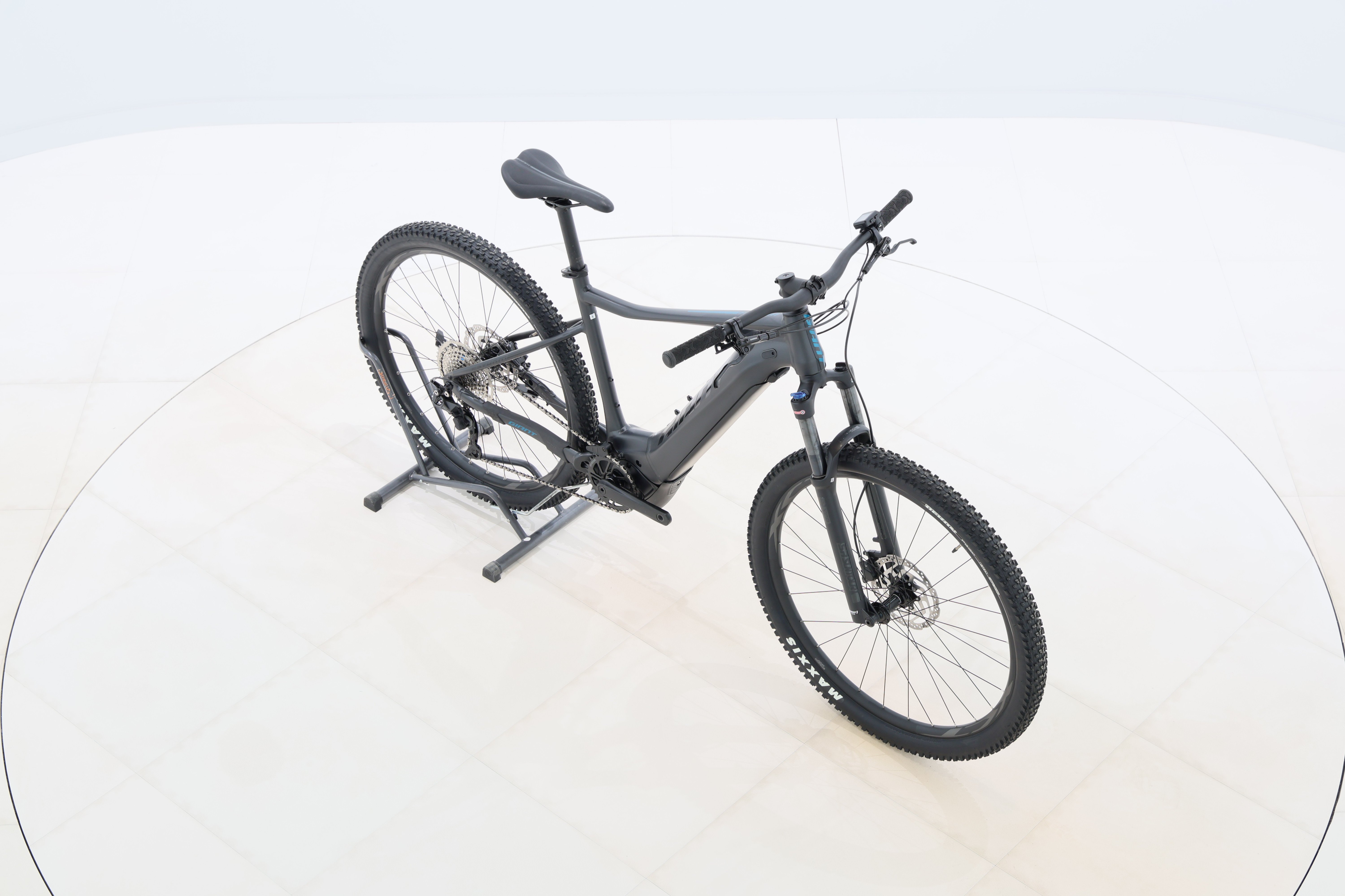 caa6eefb-87c9-4d5c-8a13-01b58150db5e