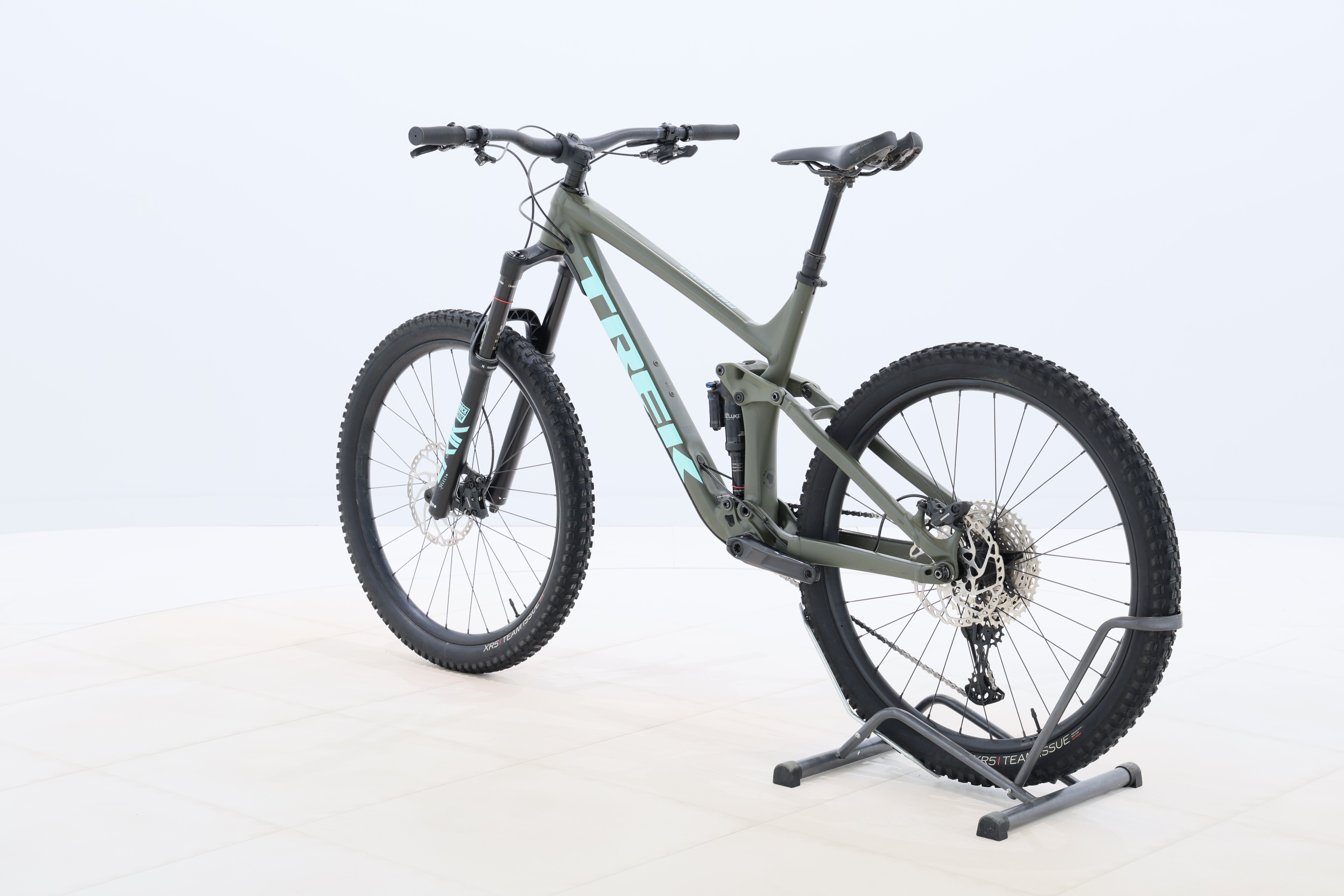 30a1a24b-e463-4487-a9f2-3c3782bc9d84