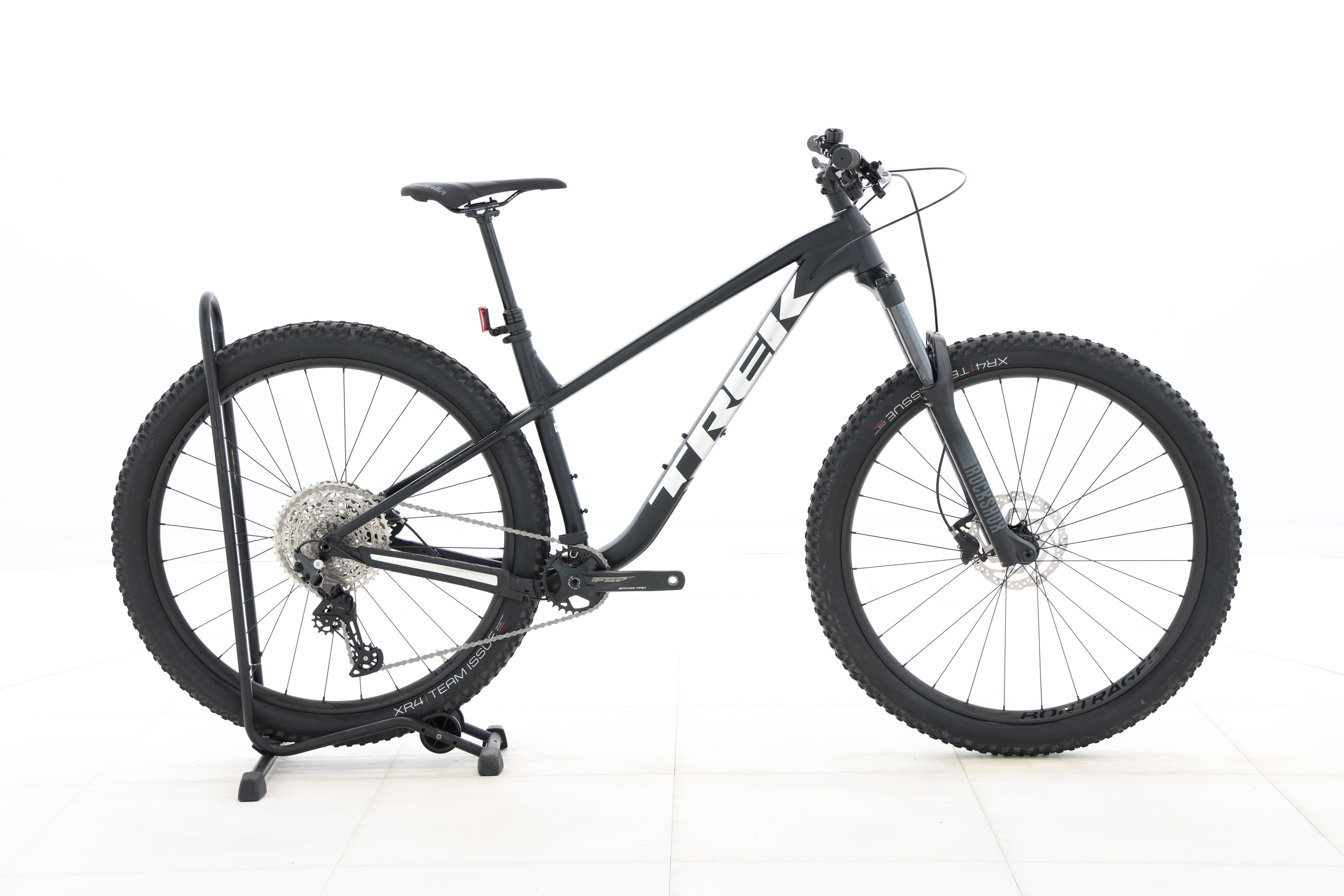 8a420649-e753-4f74-9c3d-638edbbc5f88