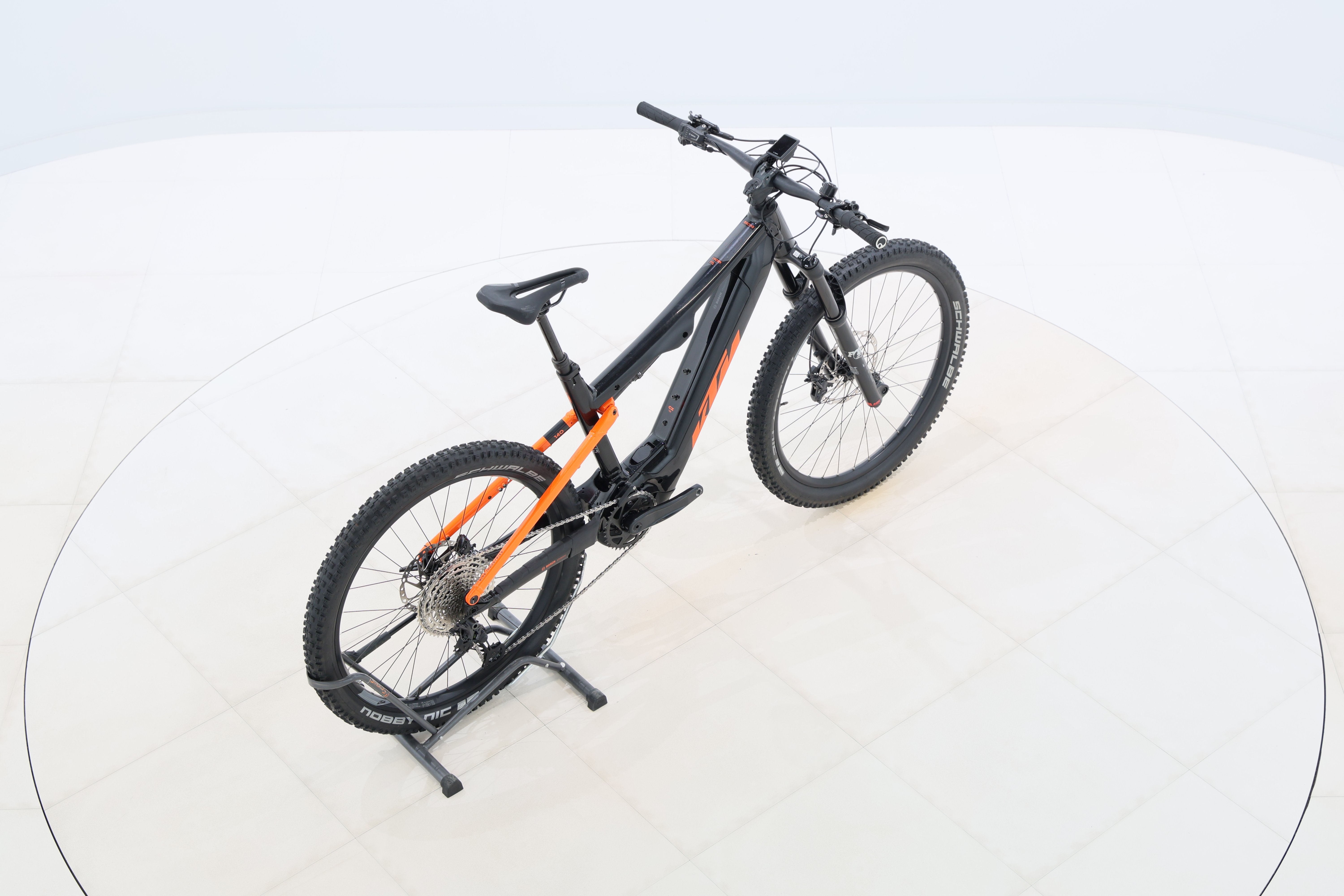 2f92ed03-628b-413f-a7bc-4745237ff1d6