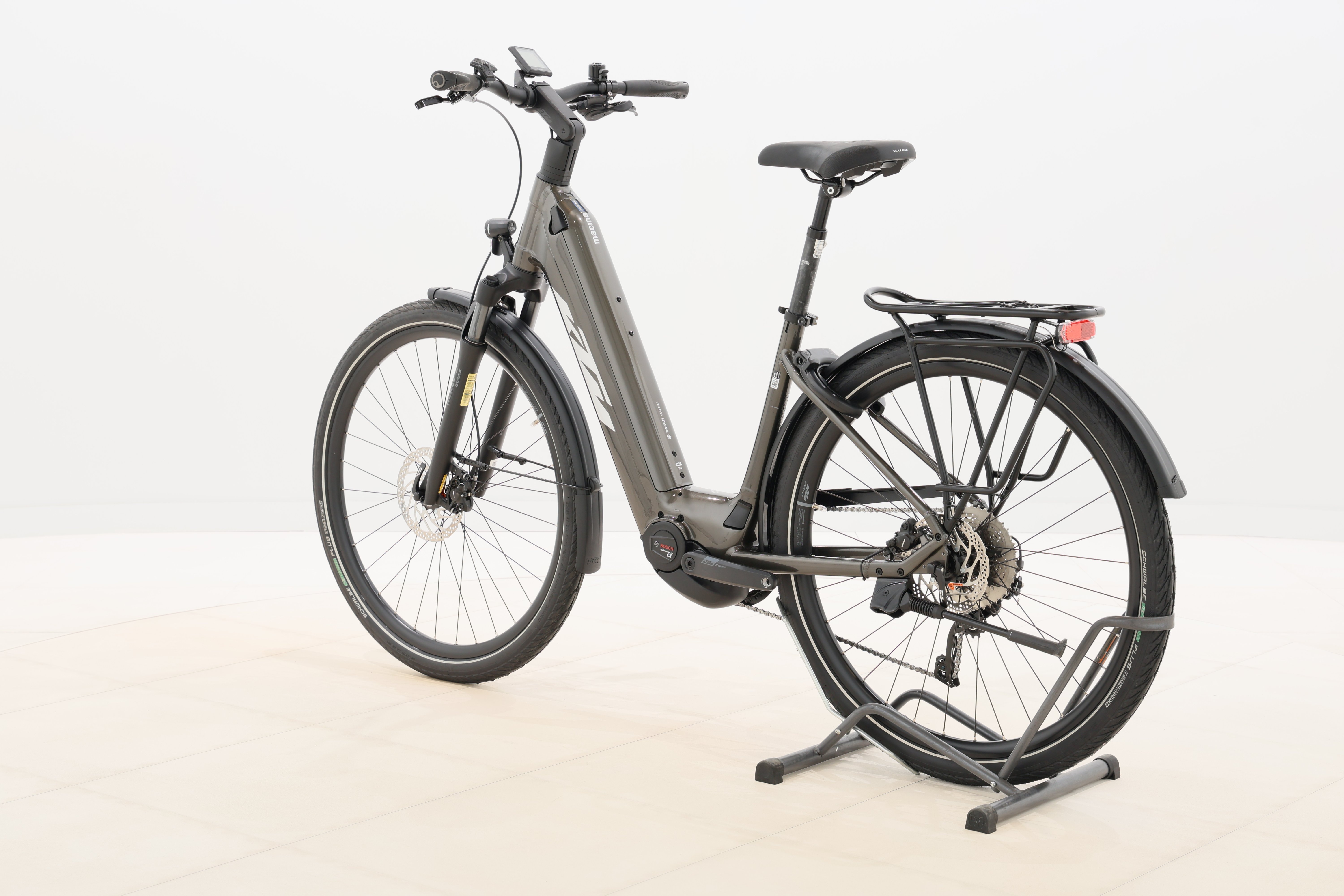 fd003936-3885-49c9-9dbb-e796ab58d81f