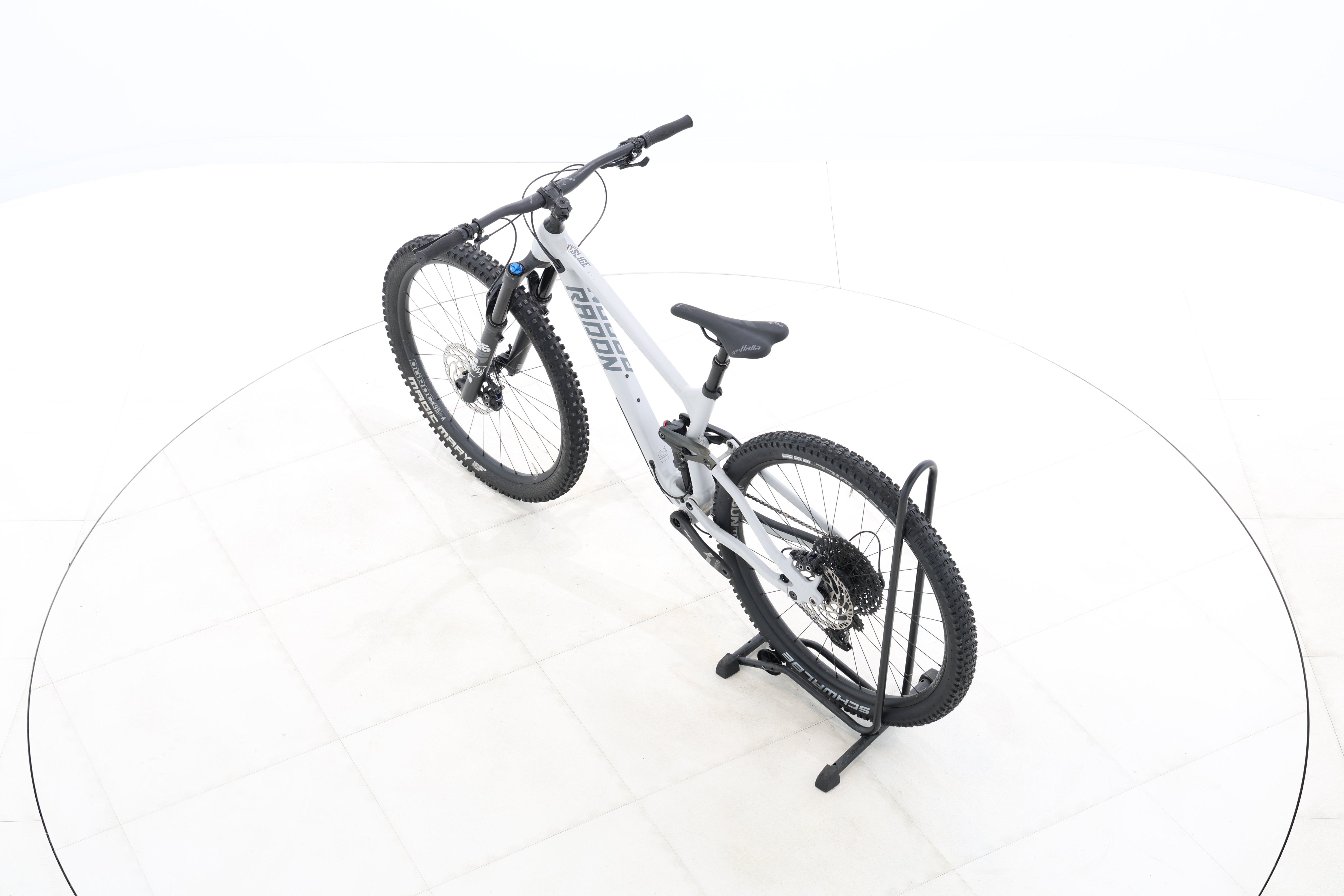 8182a229-3d32-4aa9-9d9a-ba7db3b4a36b