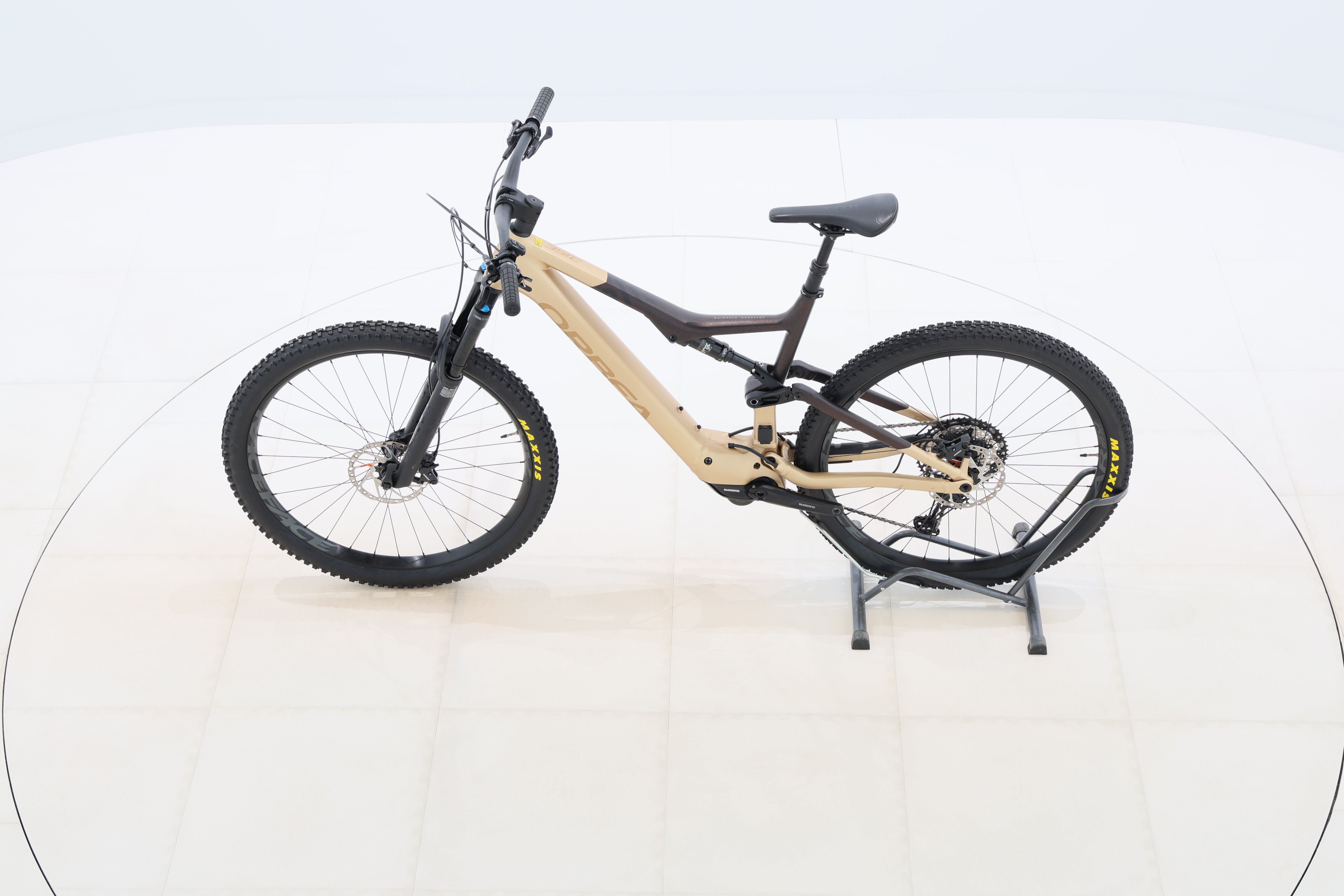 b451aa82-3fff-44ac-bbff-f220d6cde52c