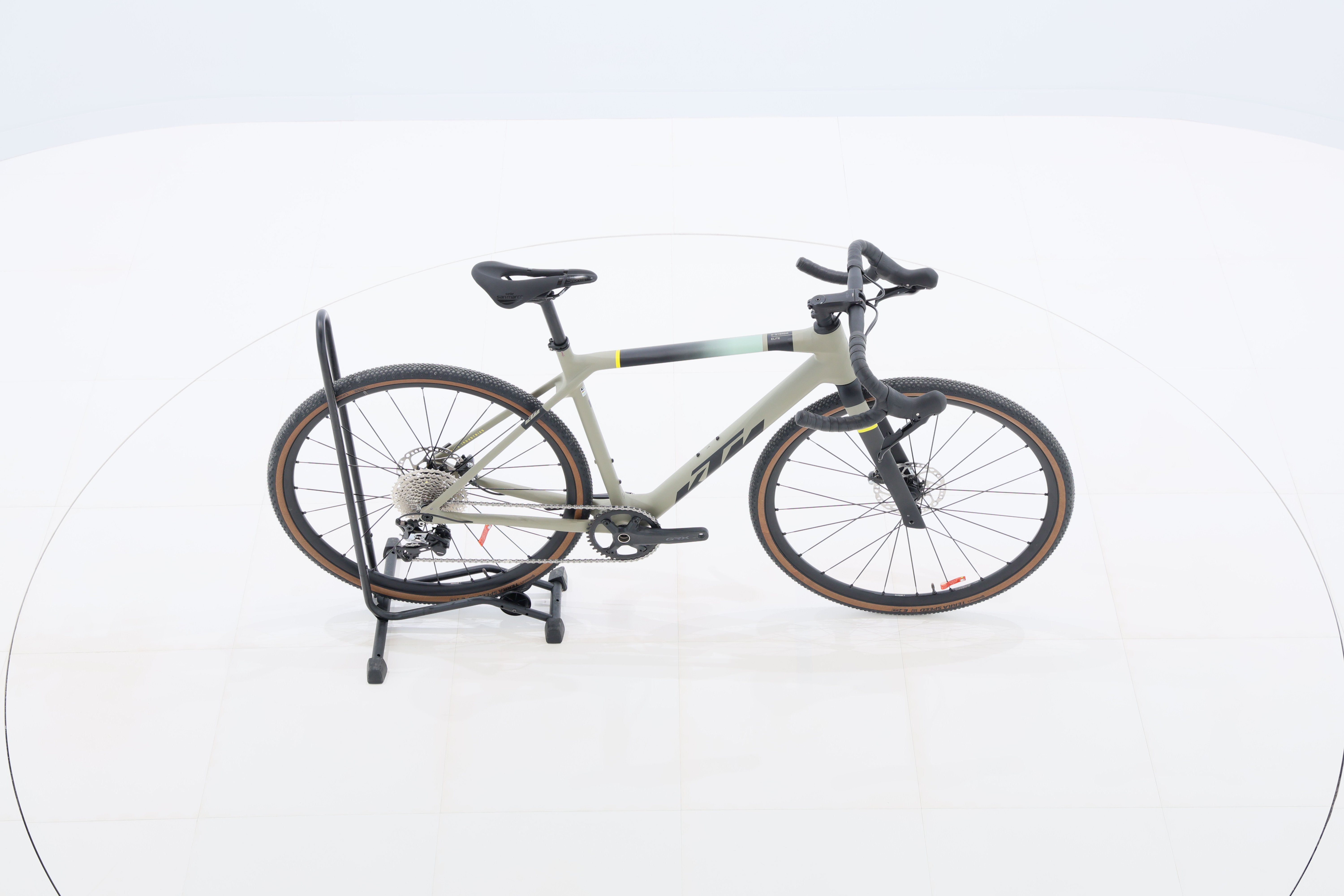 f18ee320-3235-42b3-a361-d5e25ad7a274