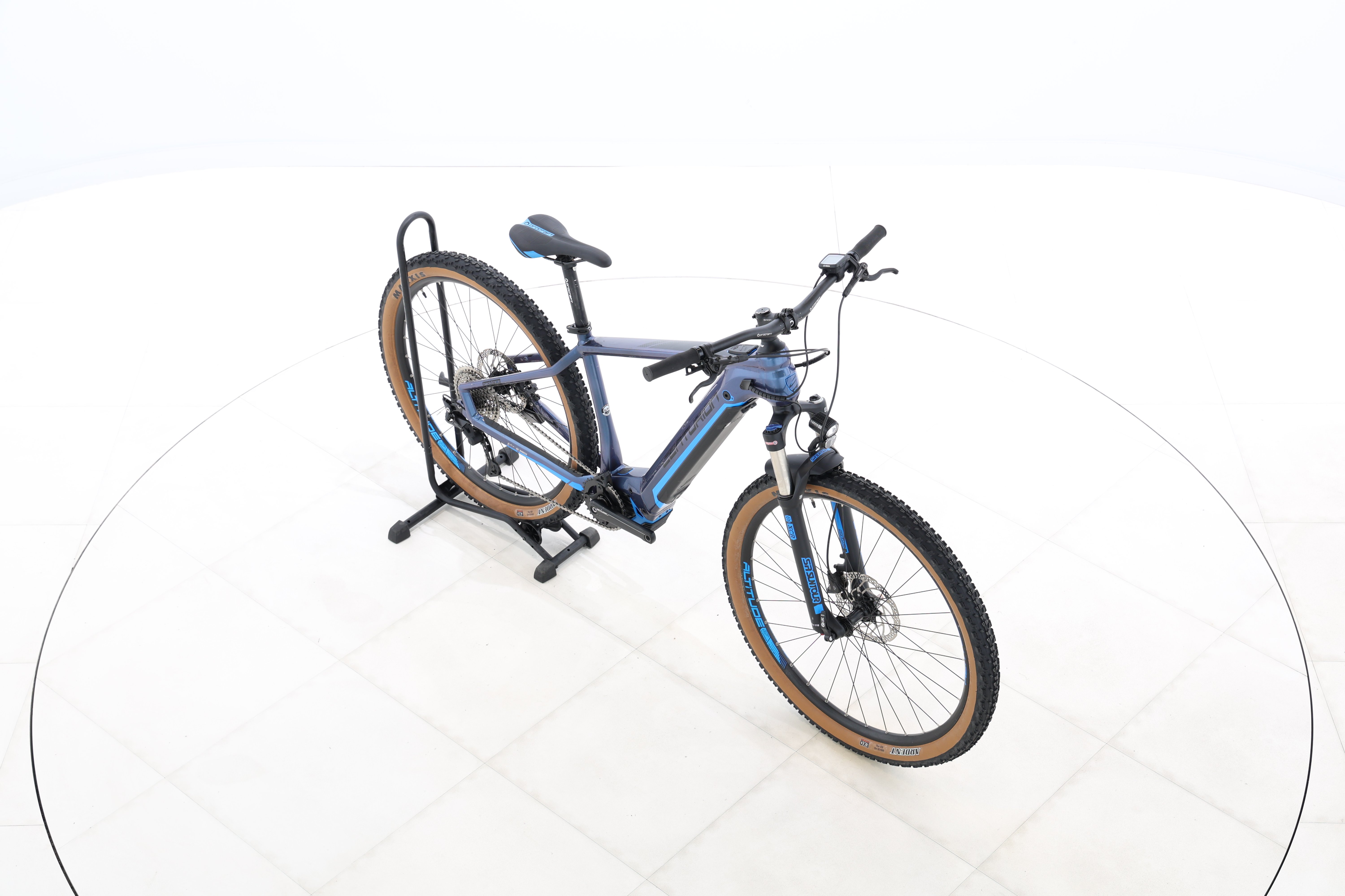 9dab6f3d-ce42-43e4-99de-93731e96e59b