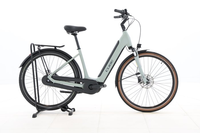 Cube SUPREME HYBRID ONE 400 2022