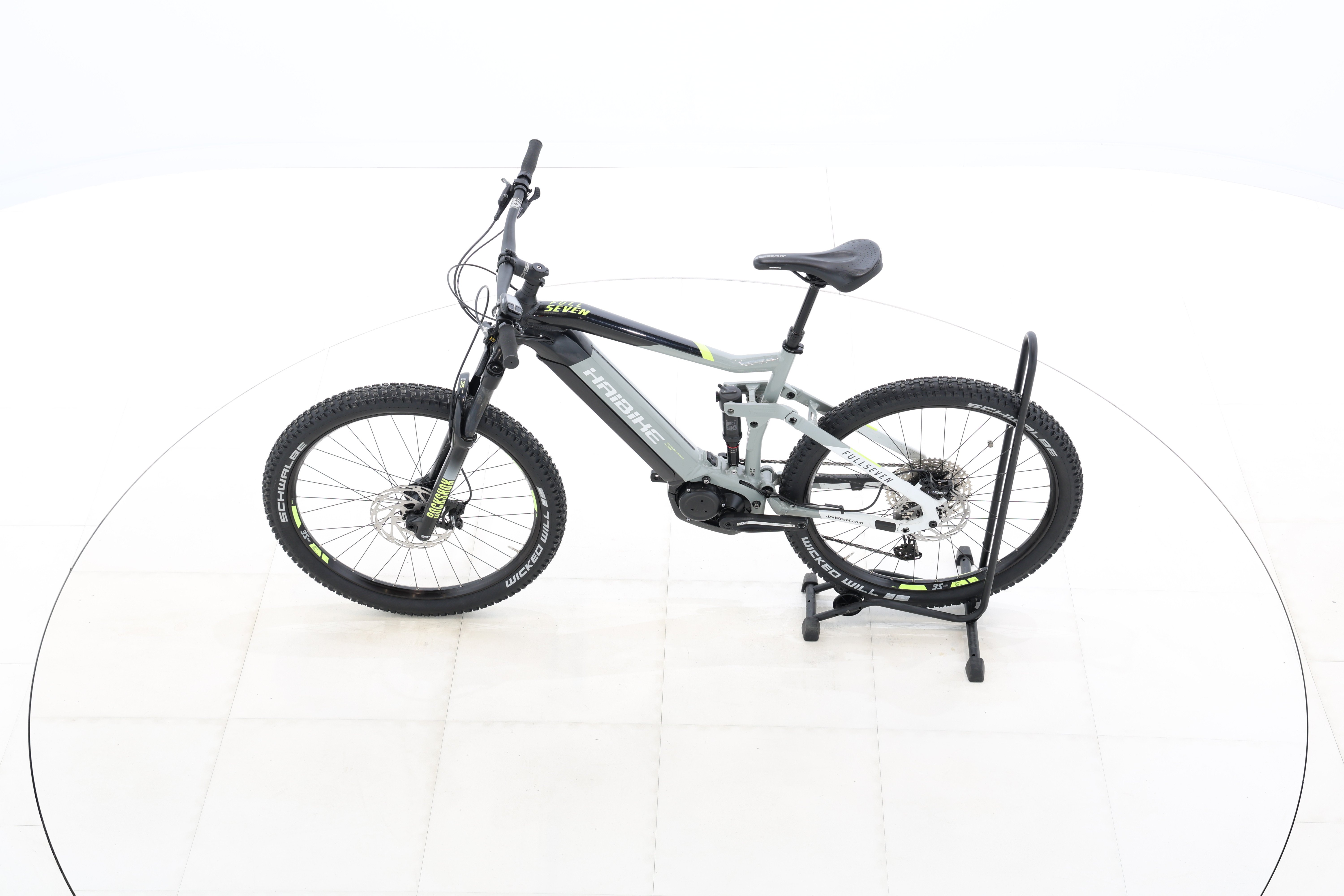 4ce3a4a6-0ab9-40de-8a76-c1470b53eb30