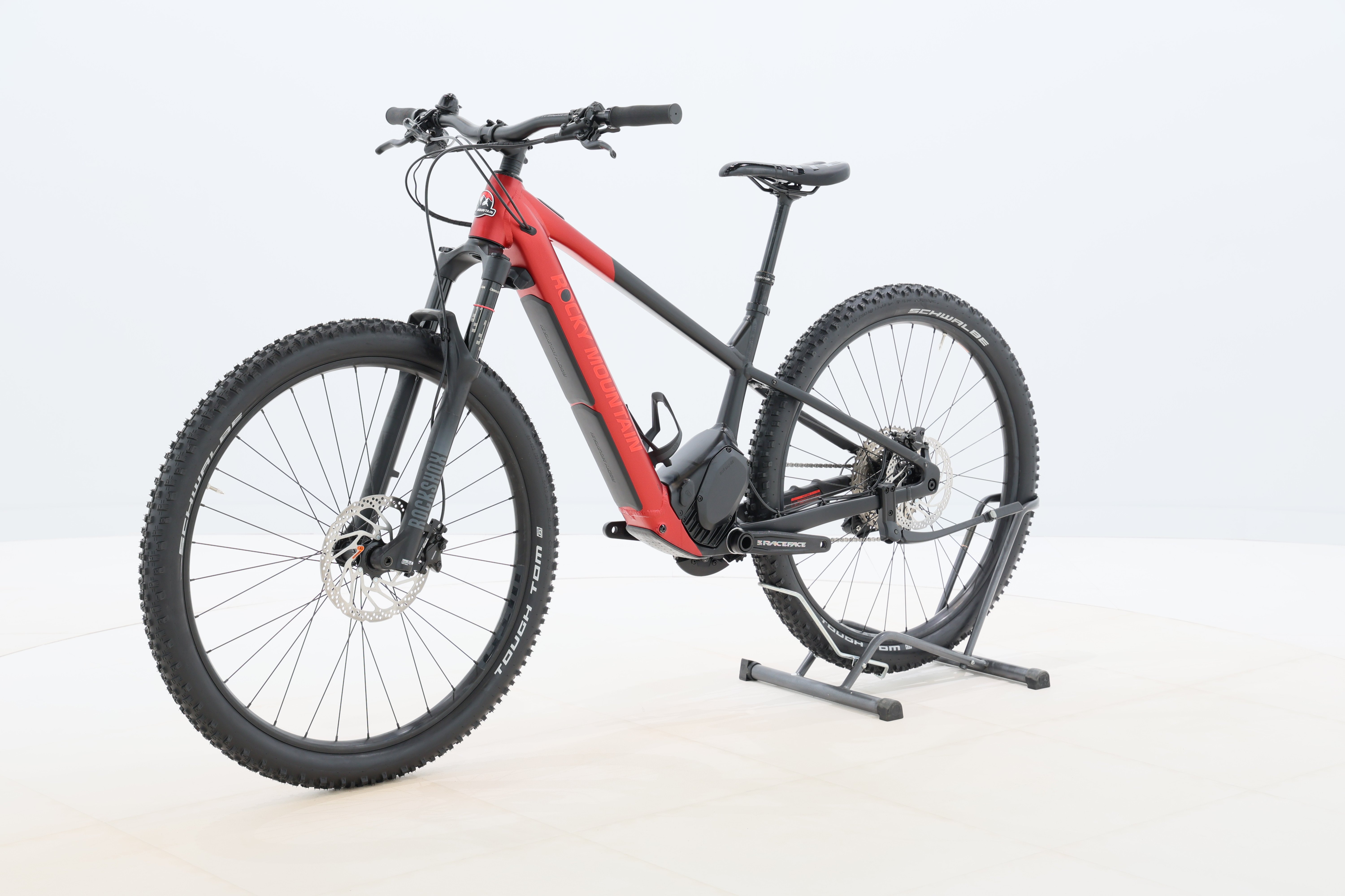 dc946128-5b25-4f13-bcd0-6fcf0ae87a64