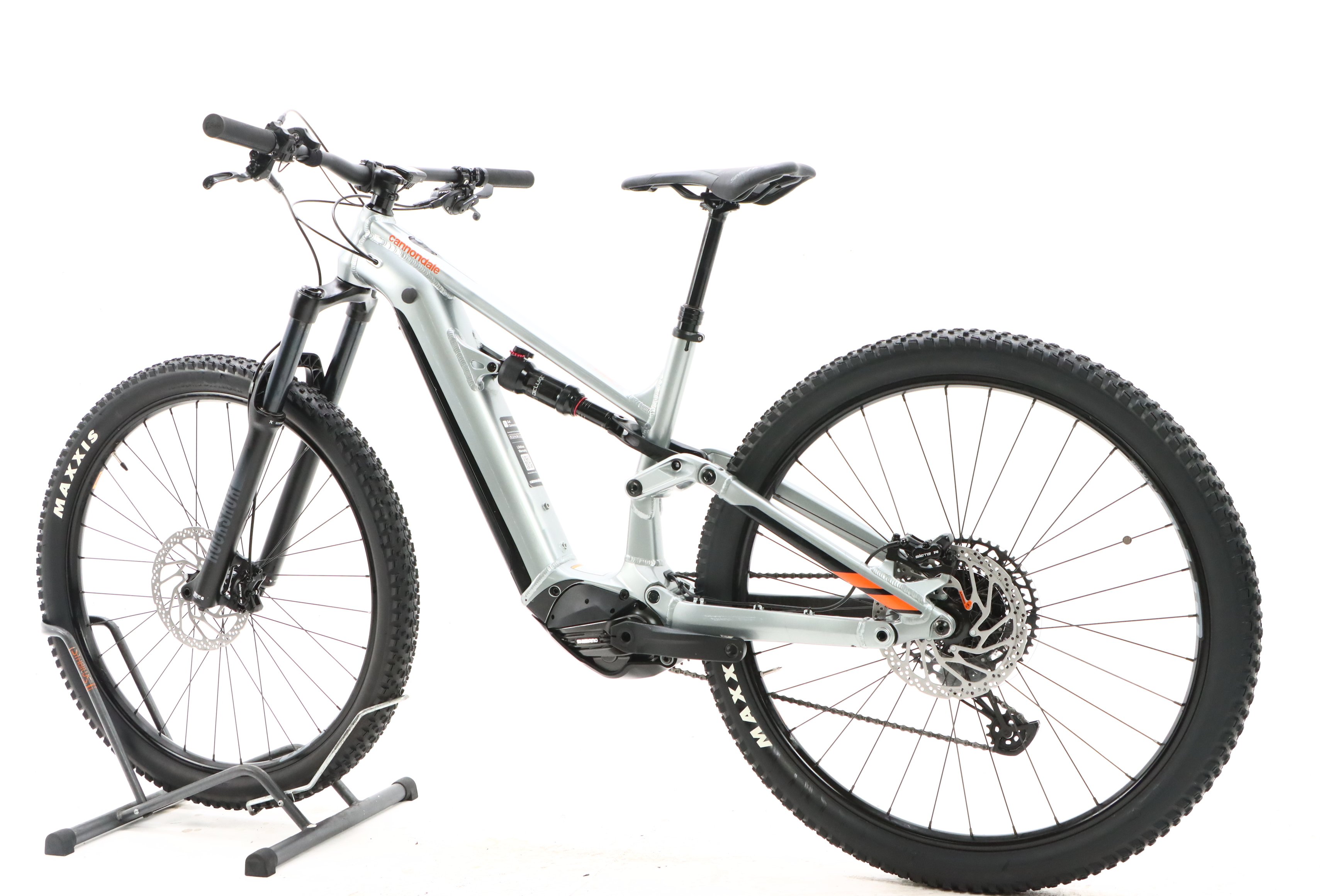 6aa53573-36a3-4b43-8d77-aa30518ad88c