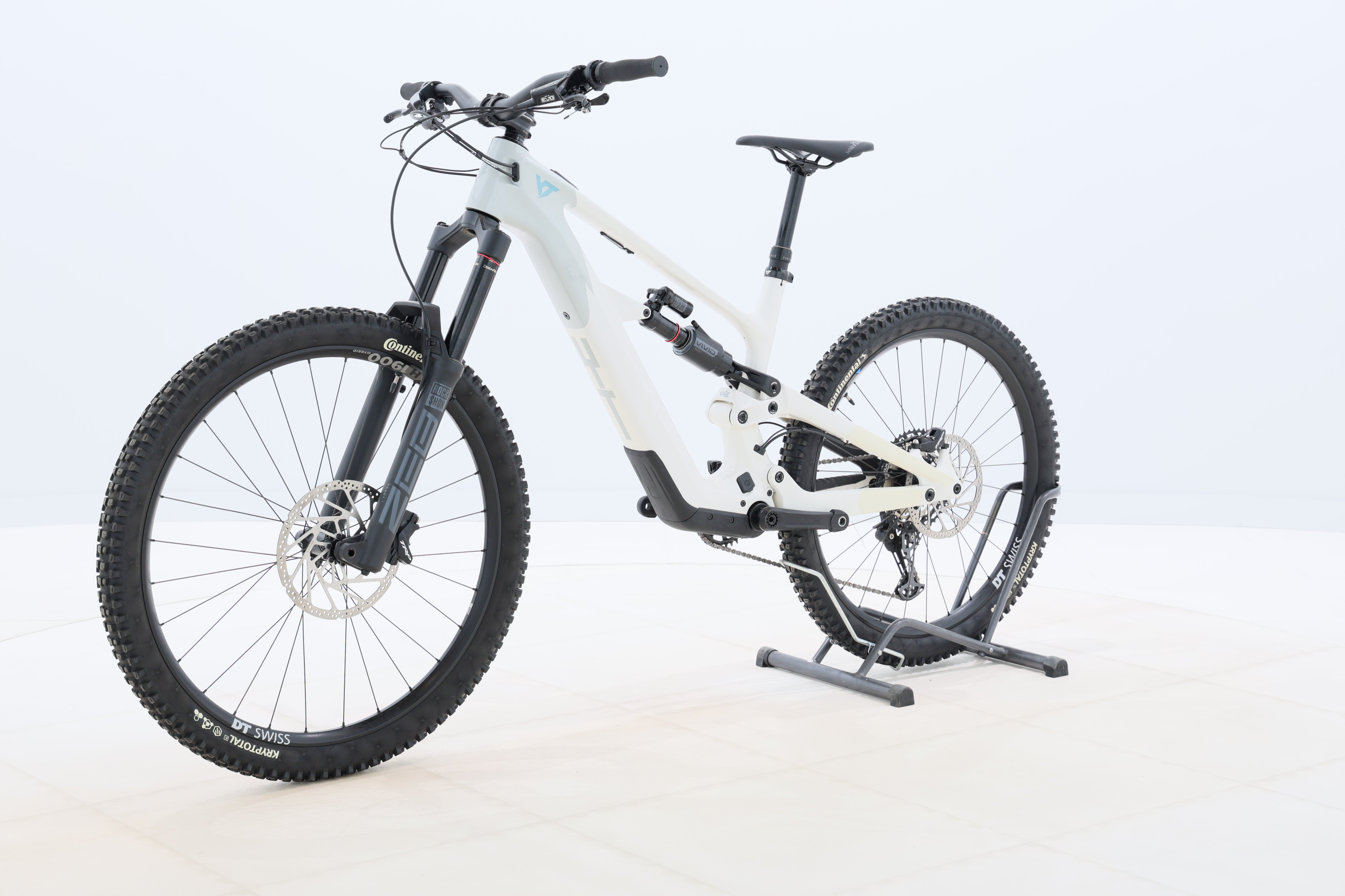 c1e8e386-ebf9-40f9-b994-0b6834216cb8