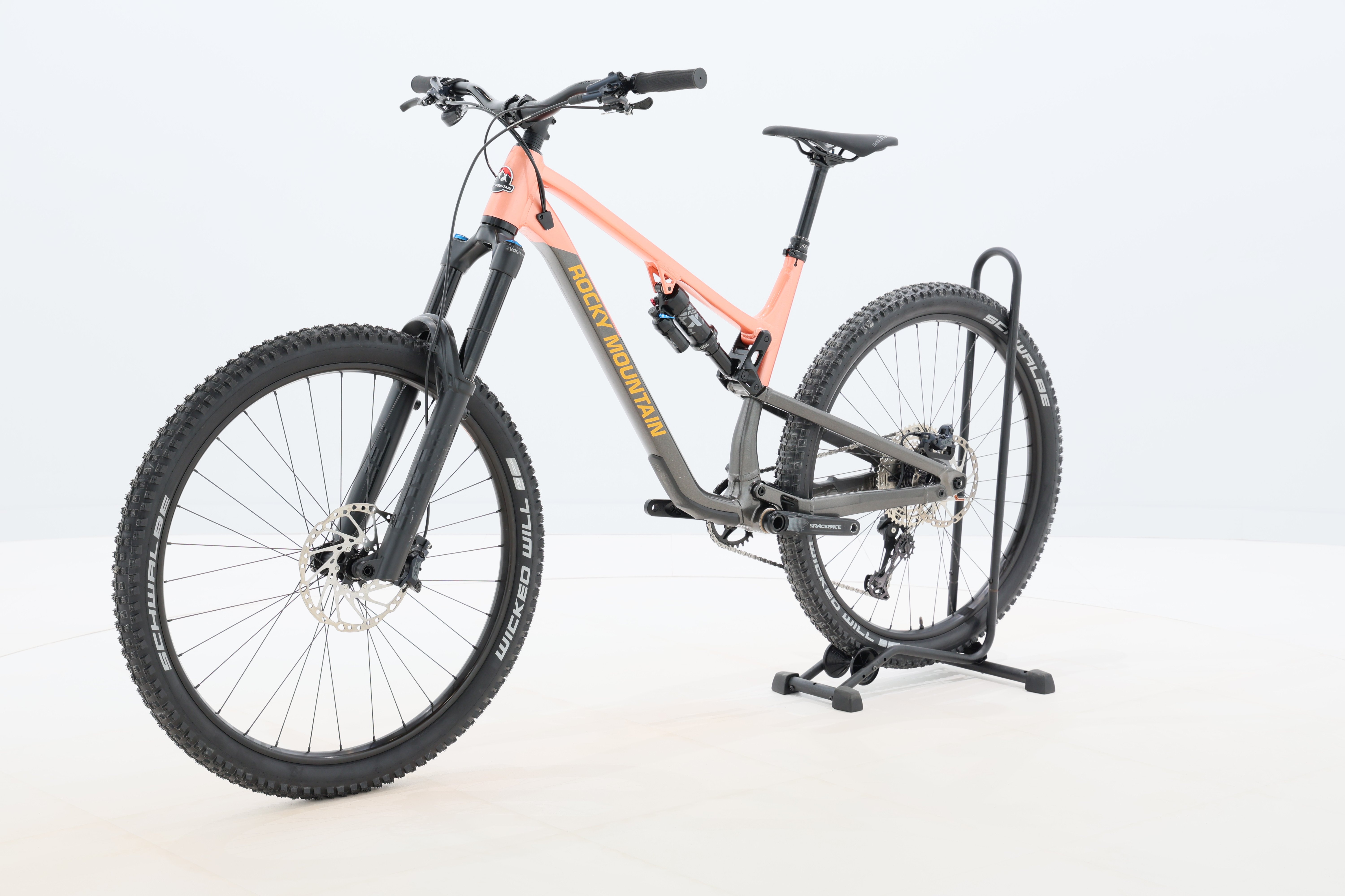 f9a0824c-5105-4c0e-a80e-83e1e7a4bcb9