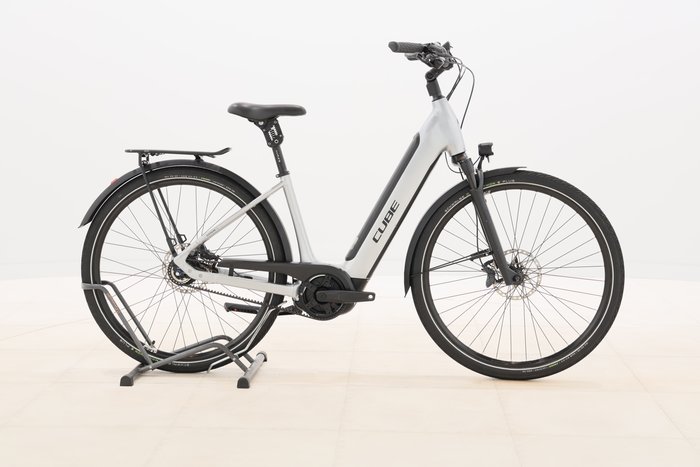 Cube SUPREME HYBRID SL 625 2022