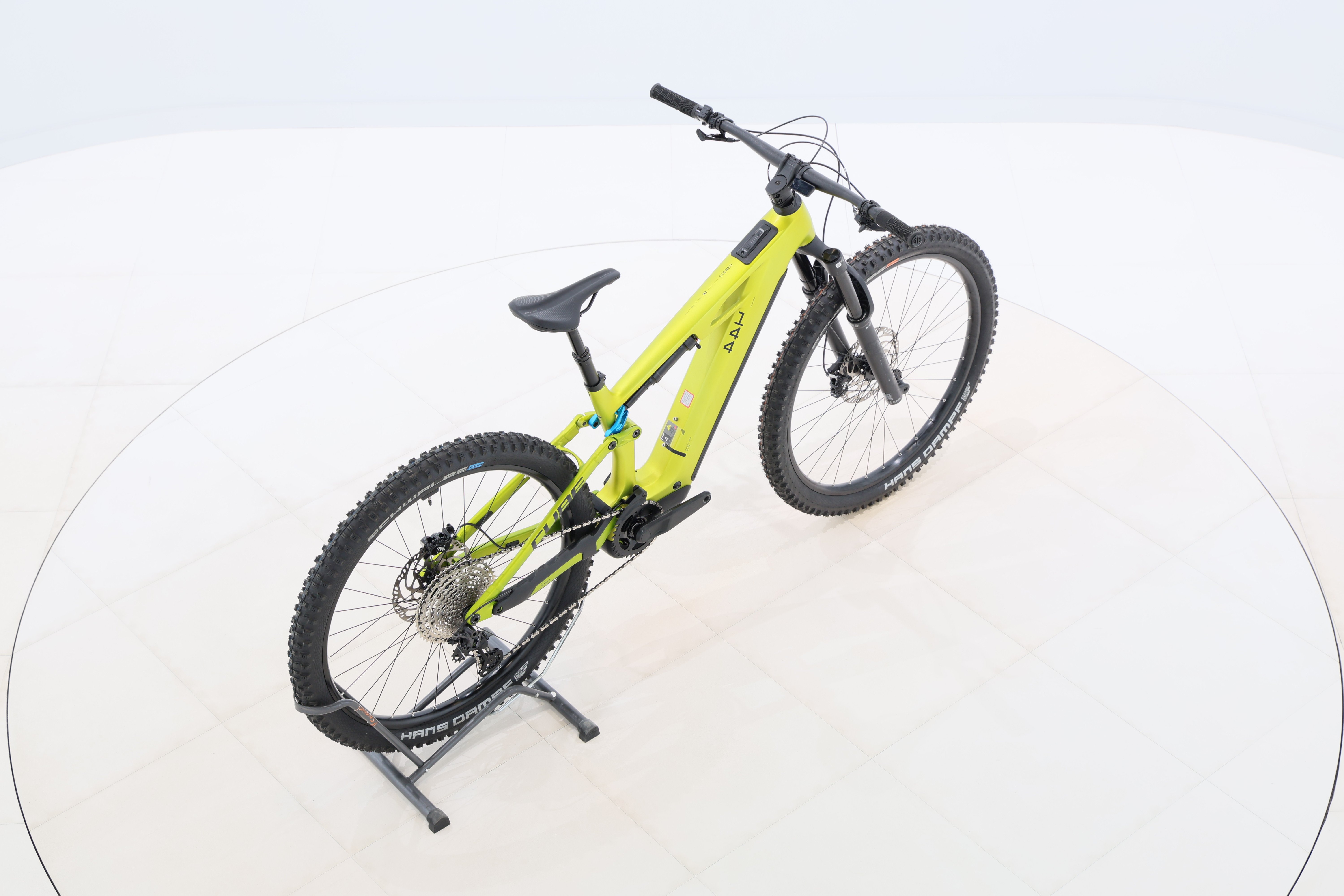 aeb23656-6f4a-464f-85f6-612846ace7dc