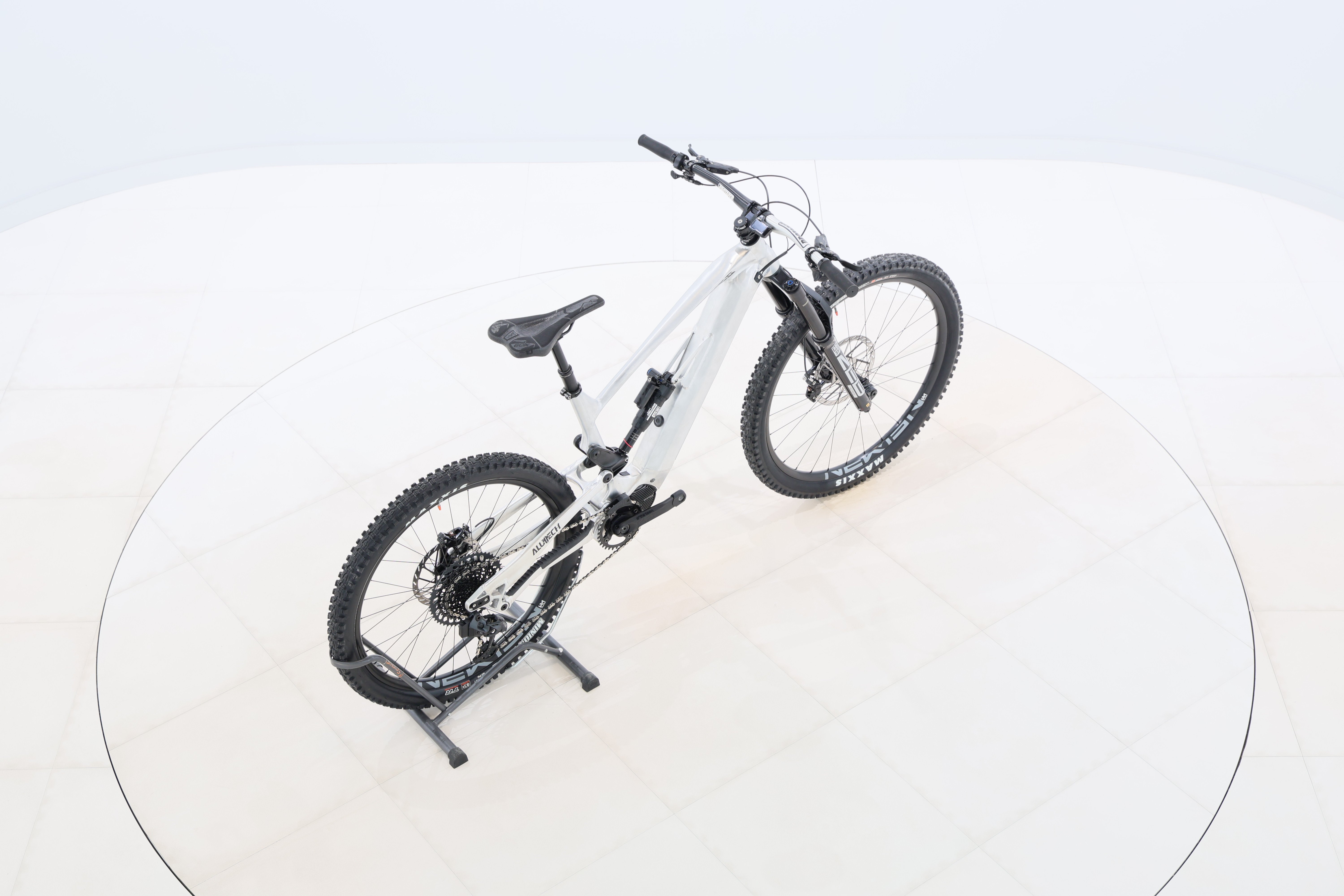 d161b995-b255-4cef-bb8d-7807ddc170a3