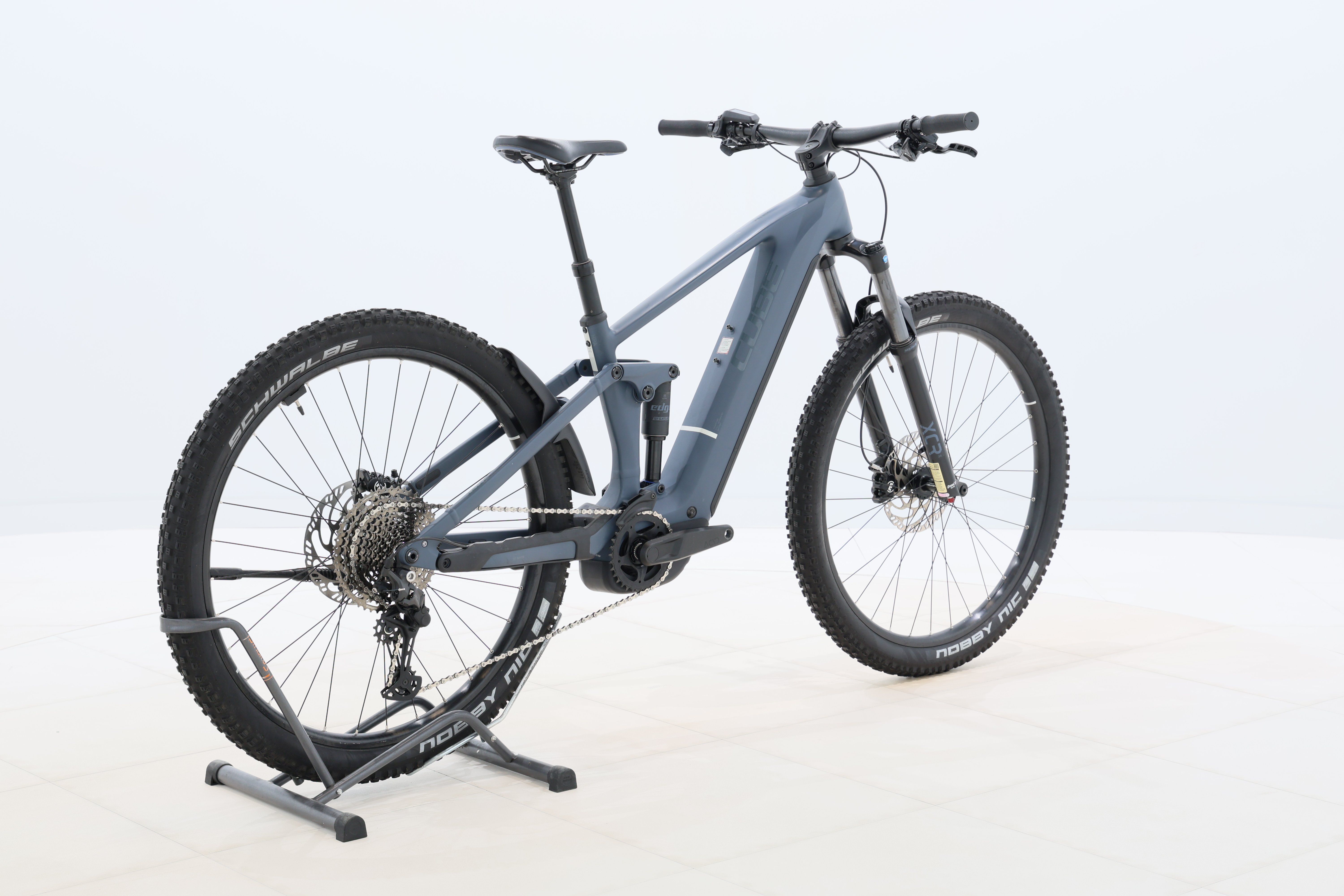 5d0fd32d-bc07-4b0a-bcbe-feb8b2c7511e