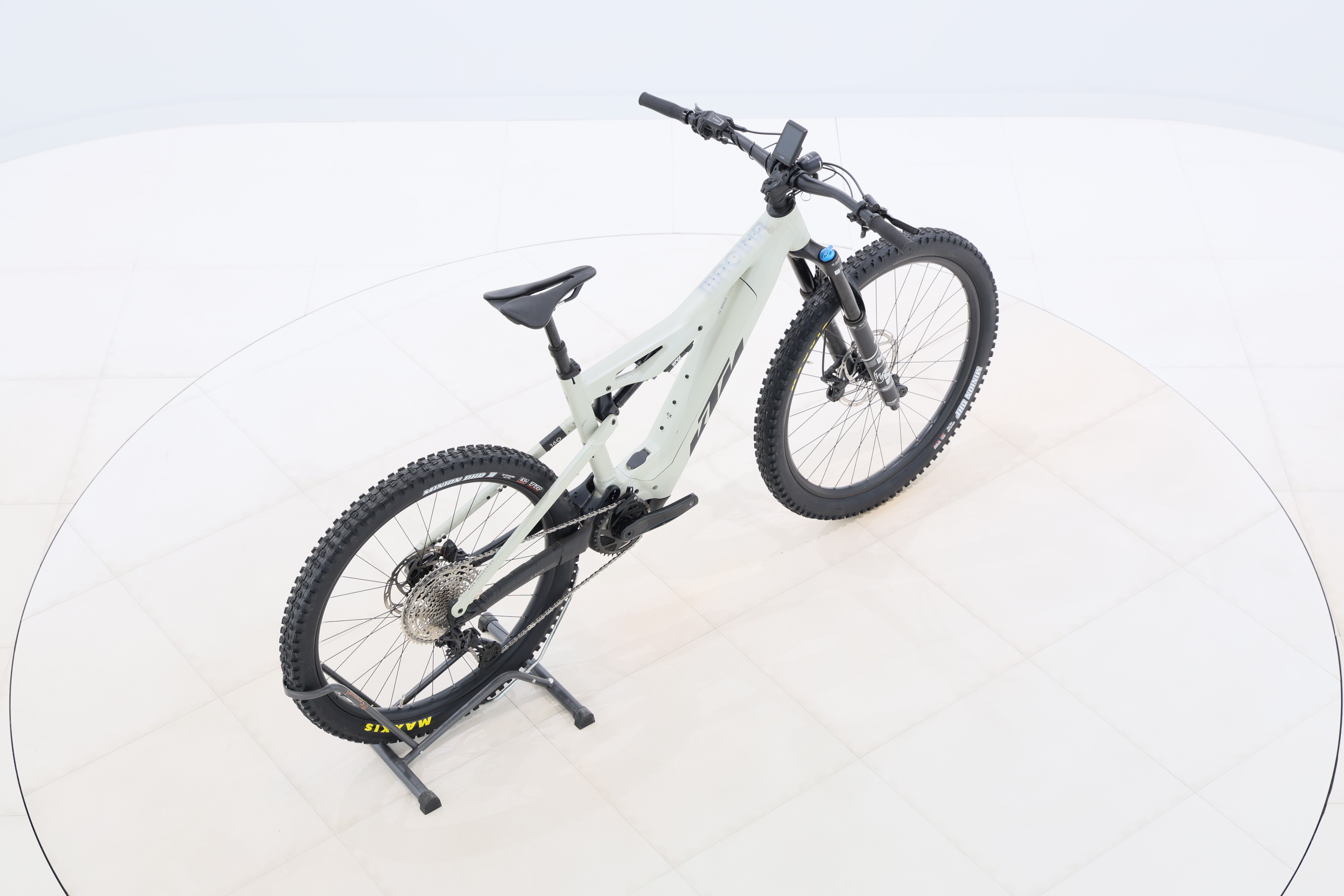 d90e9978-cec7-42b2-b172-d15867917ffa