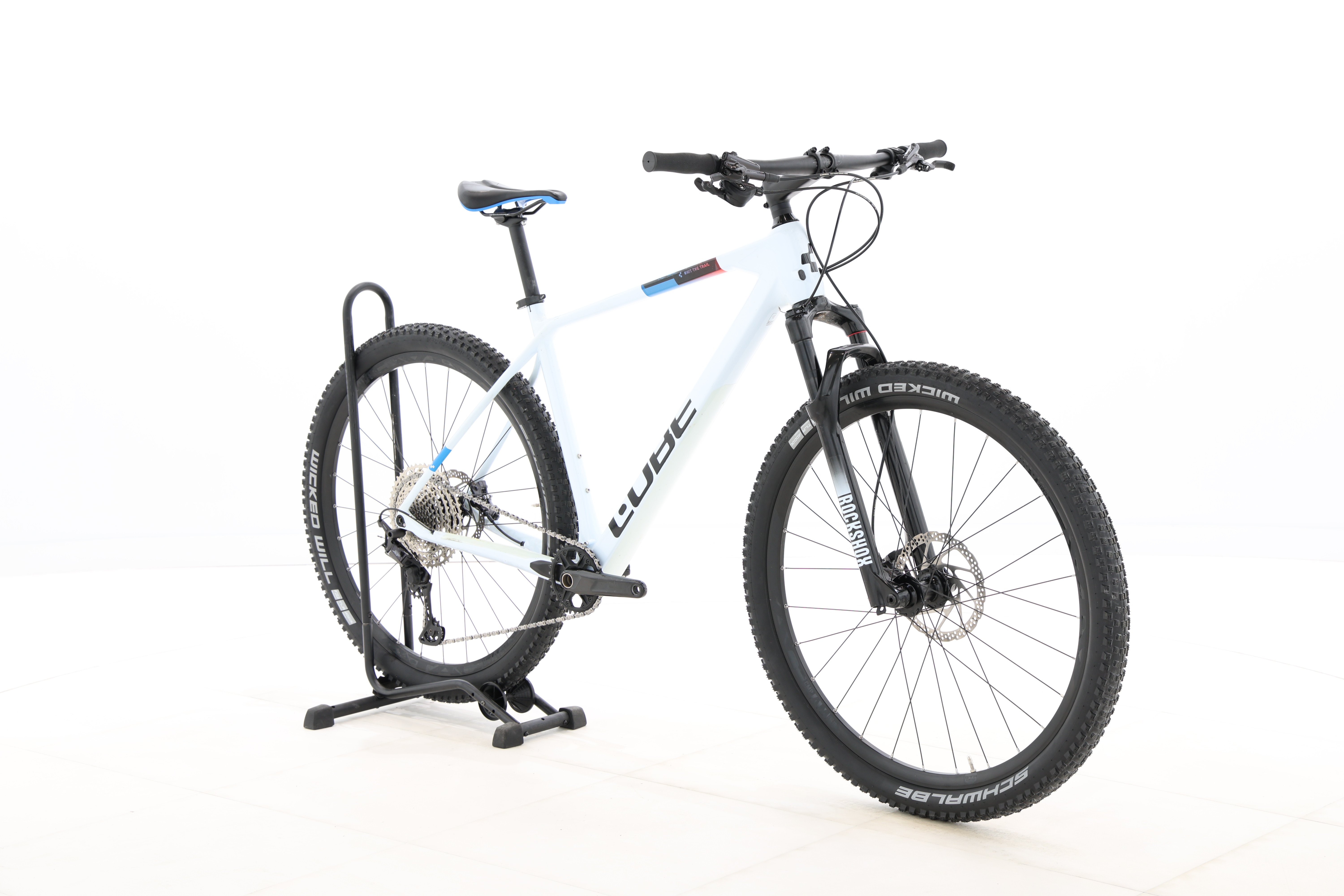 bc827926-8f45-4a5e-b04c-fe5181b8e701