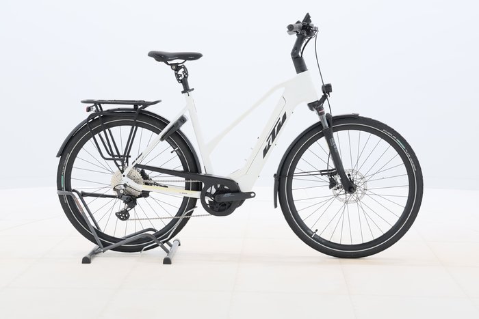 KTM CENTO 10 PLUS 2022