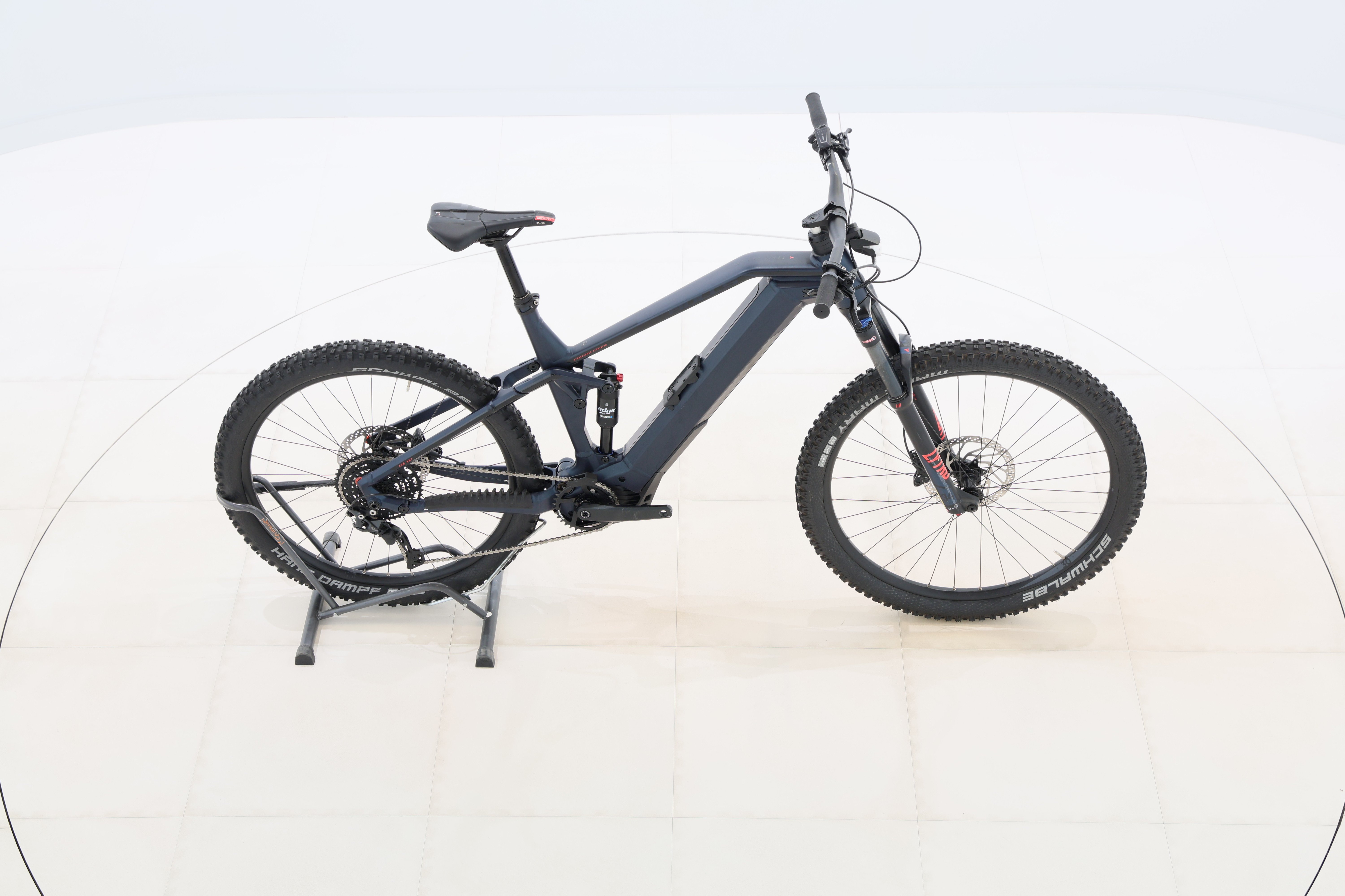 6d032fd7-3044-4385-b284-6fdc5cc351d2