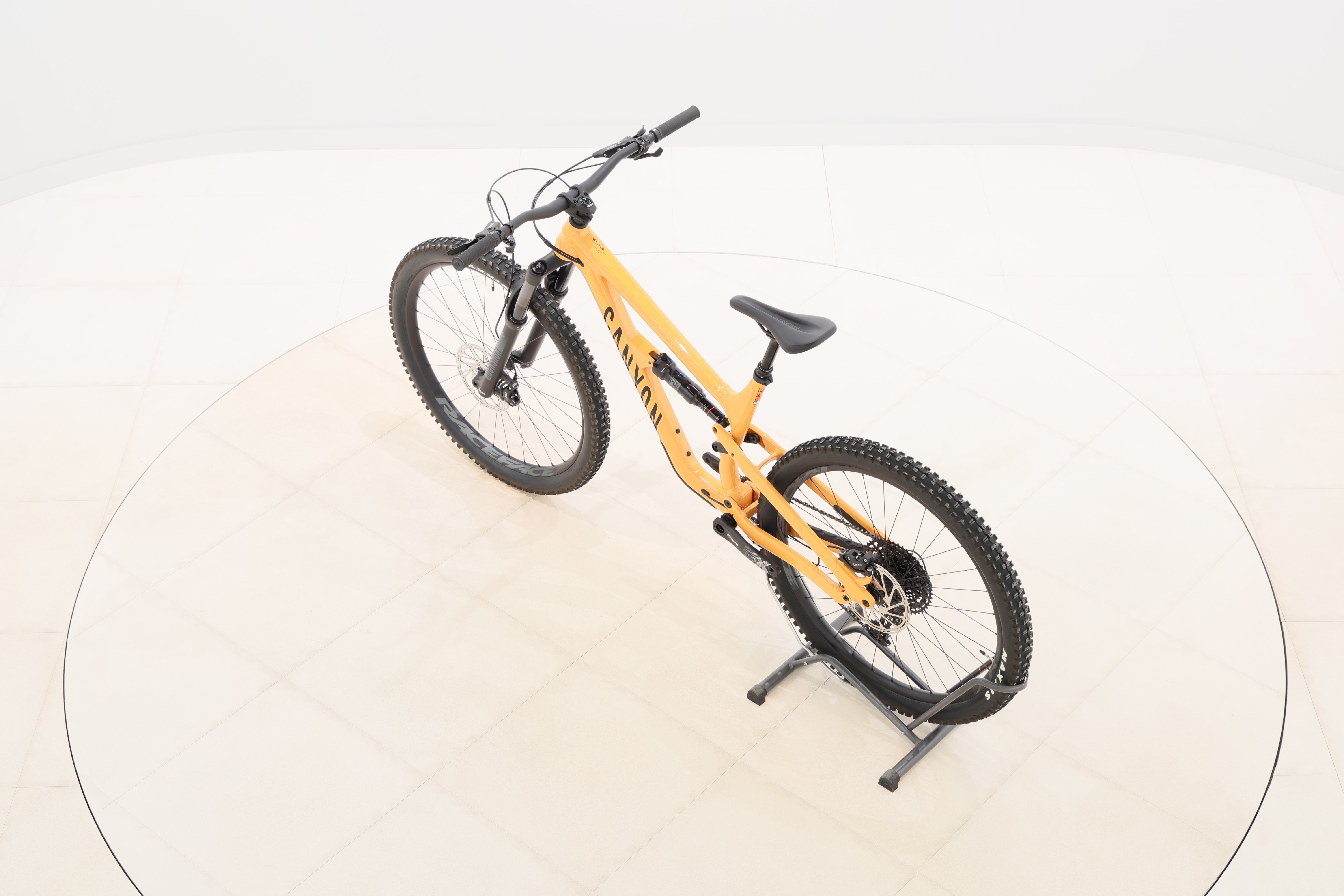 0ec49b86-2dca-4b0b-b70d-4d60b0f1e447