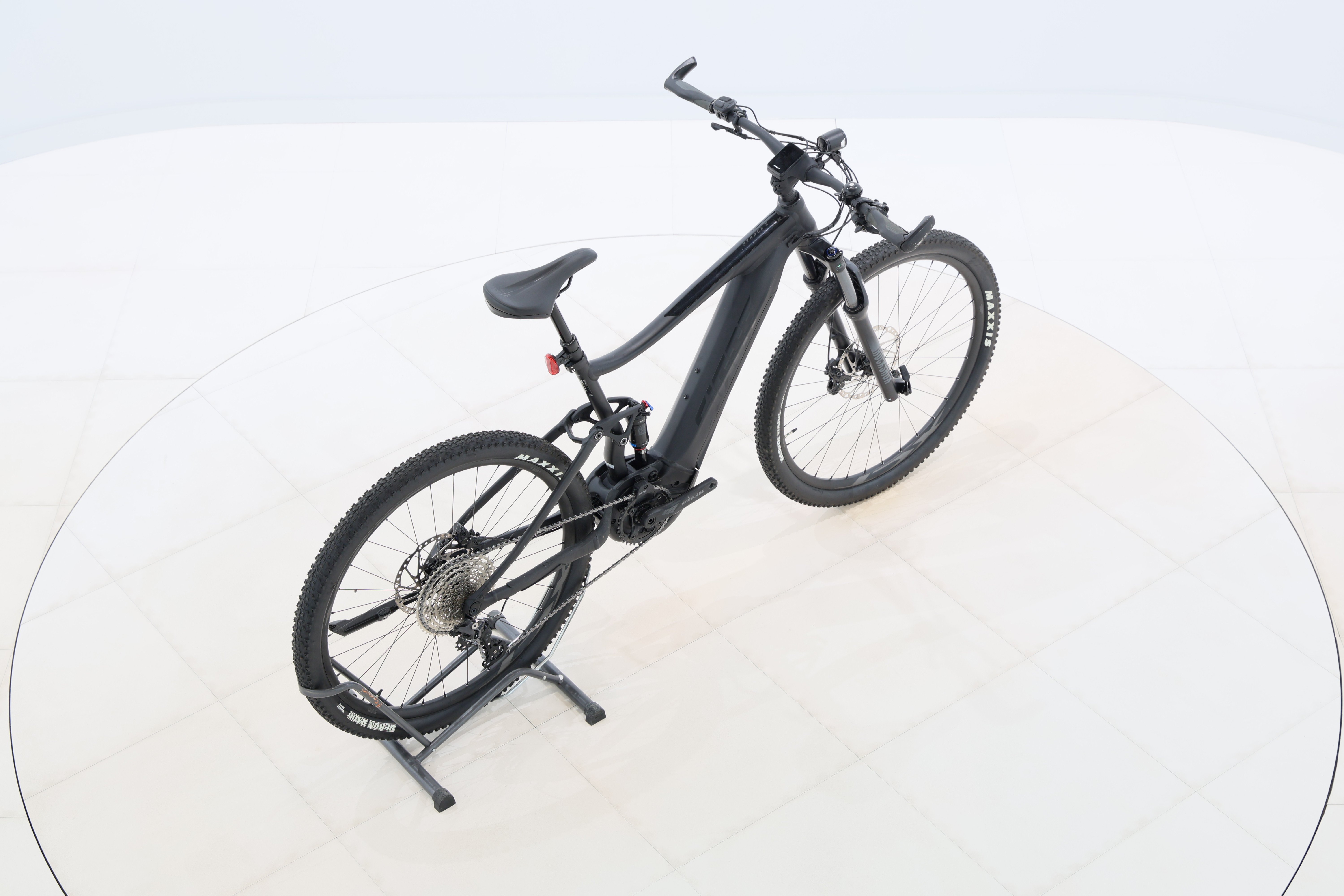 98a9dff9-7402-488e-83e1-81452543975d