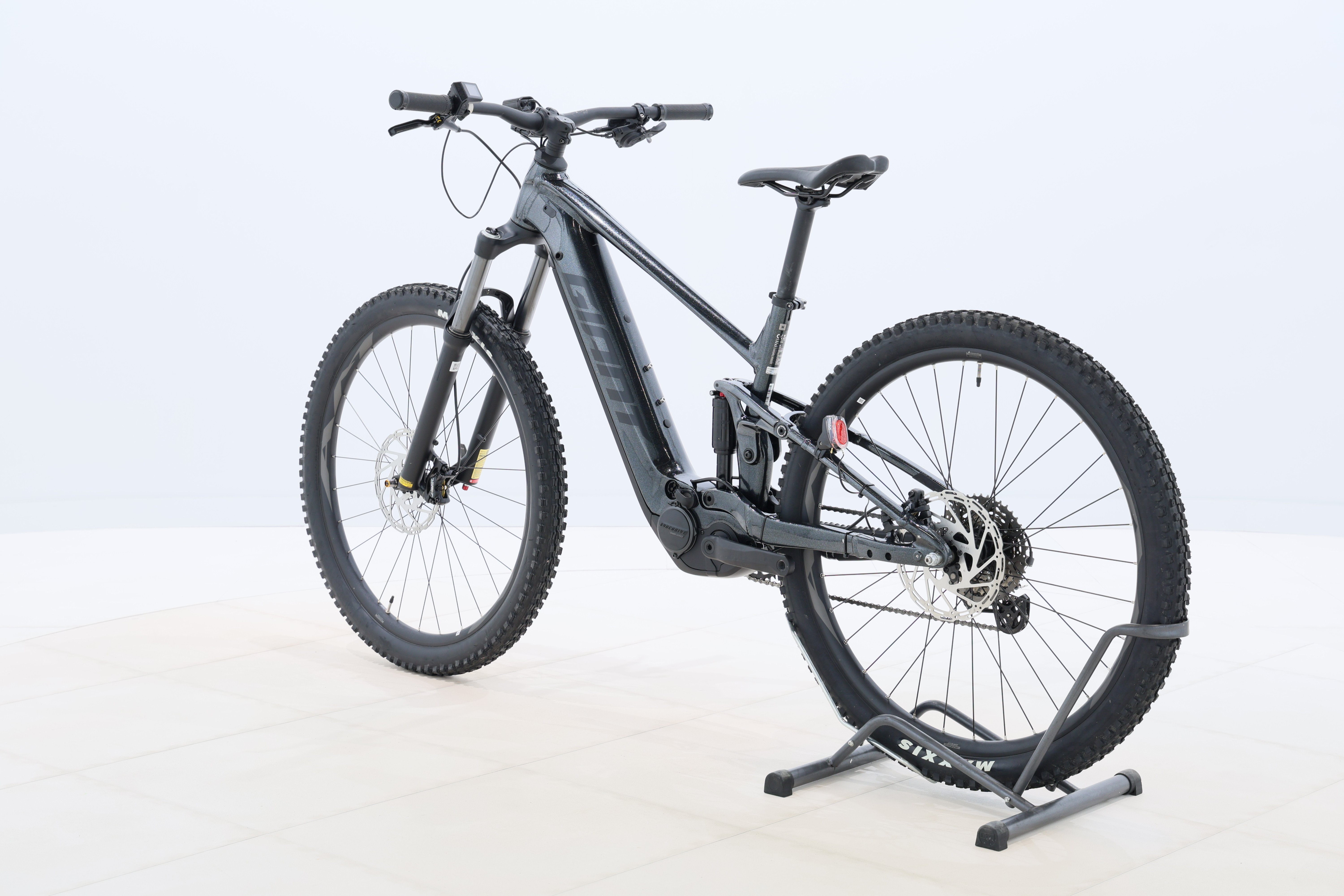 29ca6c32-a3d2-40fb-8d0c-9f6fb3162f40