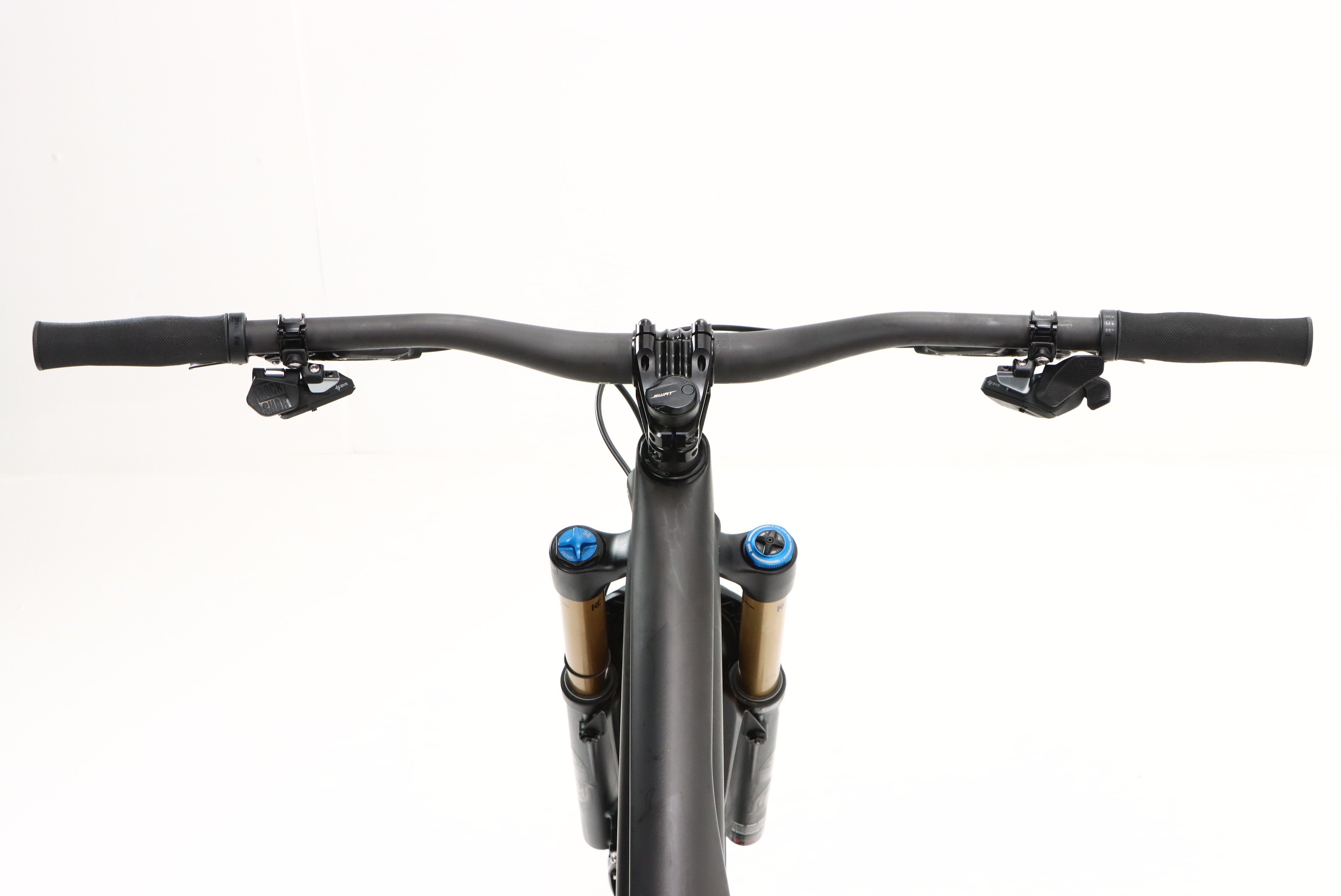 a221d0a6-47e5-4594-8518-c3794c39055c